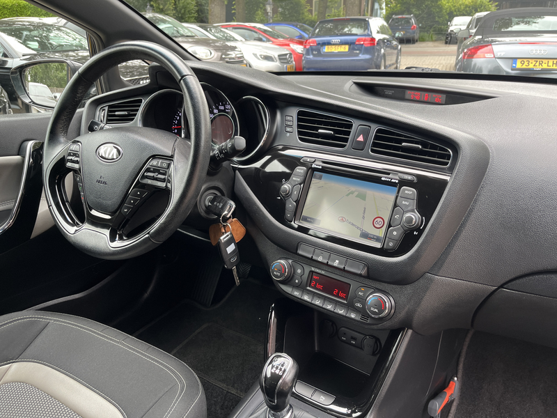 Kia ProCeed / pro_cee'd 1.6 GDI BusinessLine LED Navi Camera 17" — photo 12
