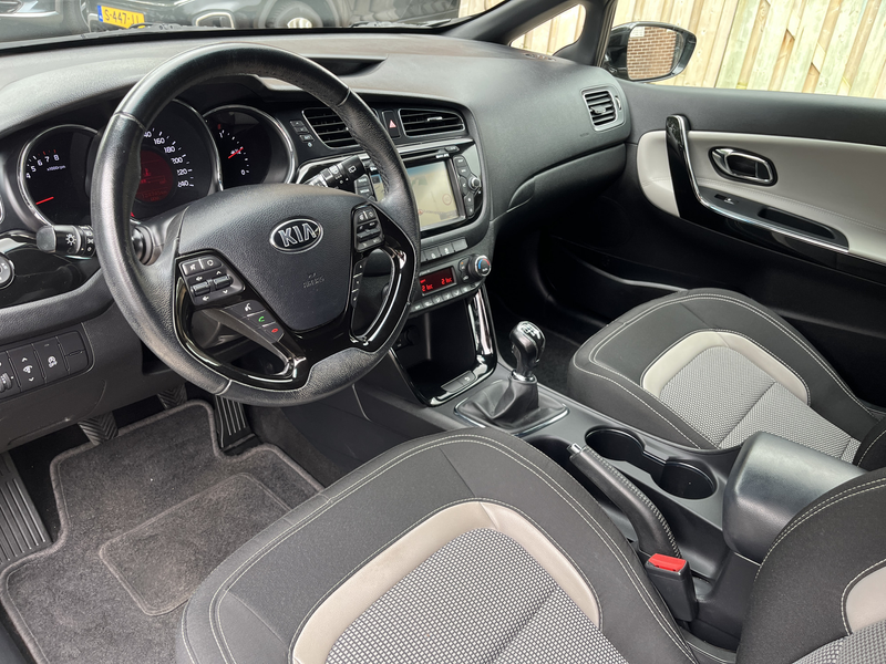 Kia ProCeed / pro_cee'd 1.6 GDI BusinessLine LED Navi Camera 17" — photo 8
