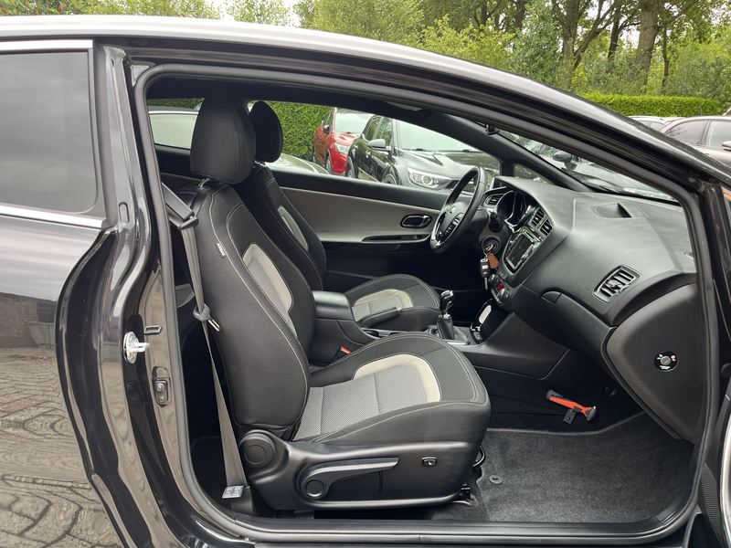 Kia ProCeed / pro_cee'd 1.6 GDI BusinessLine LED Navi Camera 17" — photo 11