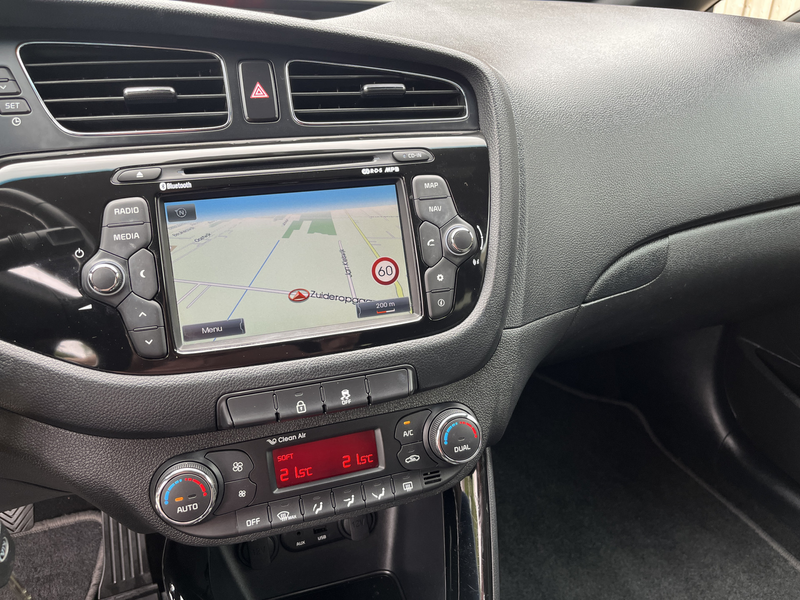 Kia ProCeed / pro_cee'd 1.6 GDI BusinessLine LED Navi Camera 17" — photo 16