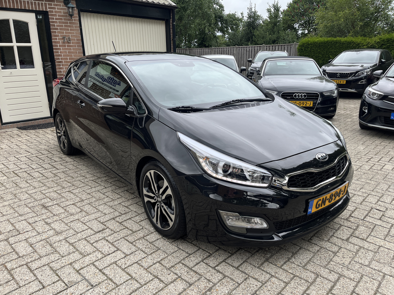 Kia ProCeed / pro_cee'd 1.6 GDI BusinessLine LED Navi Camera 17" — photo 4