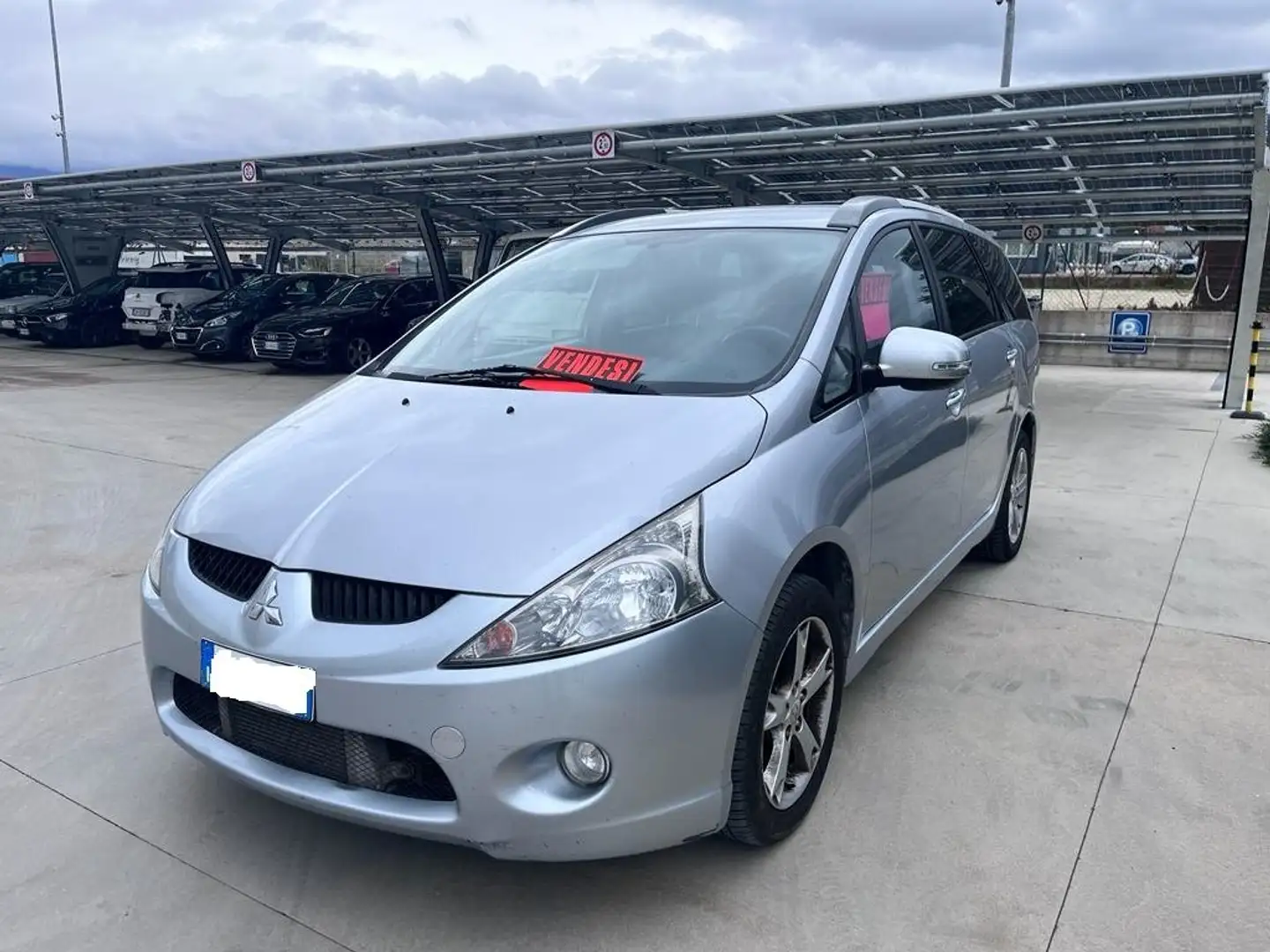 Mitsubishi Grandis 2.0 Intense 7posti Сірий - 1