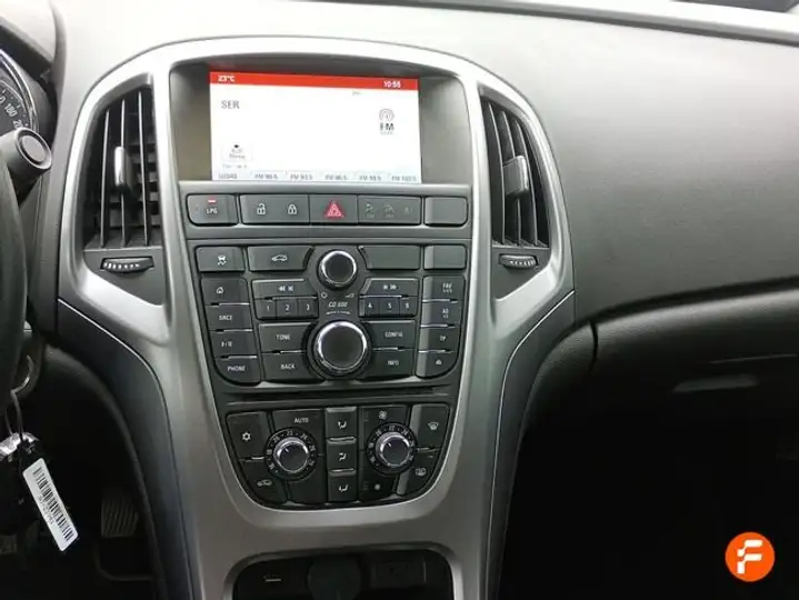 Opel Astra 2017, foto 23