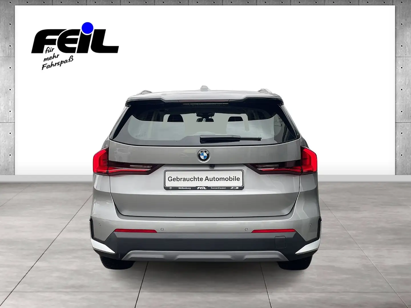 BMW X1 sDrive18i   DAB LED RFK Parkassistent Shz Silber - 2