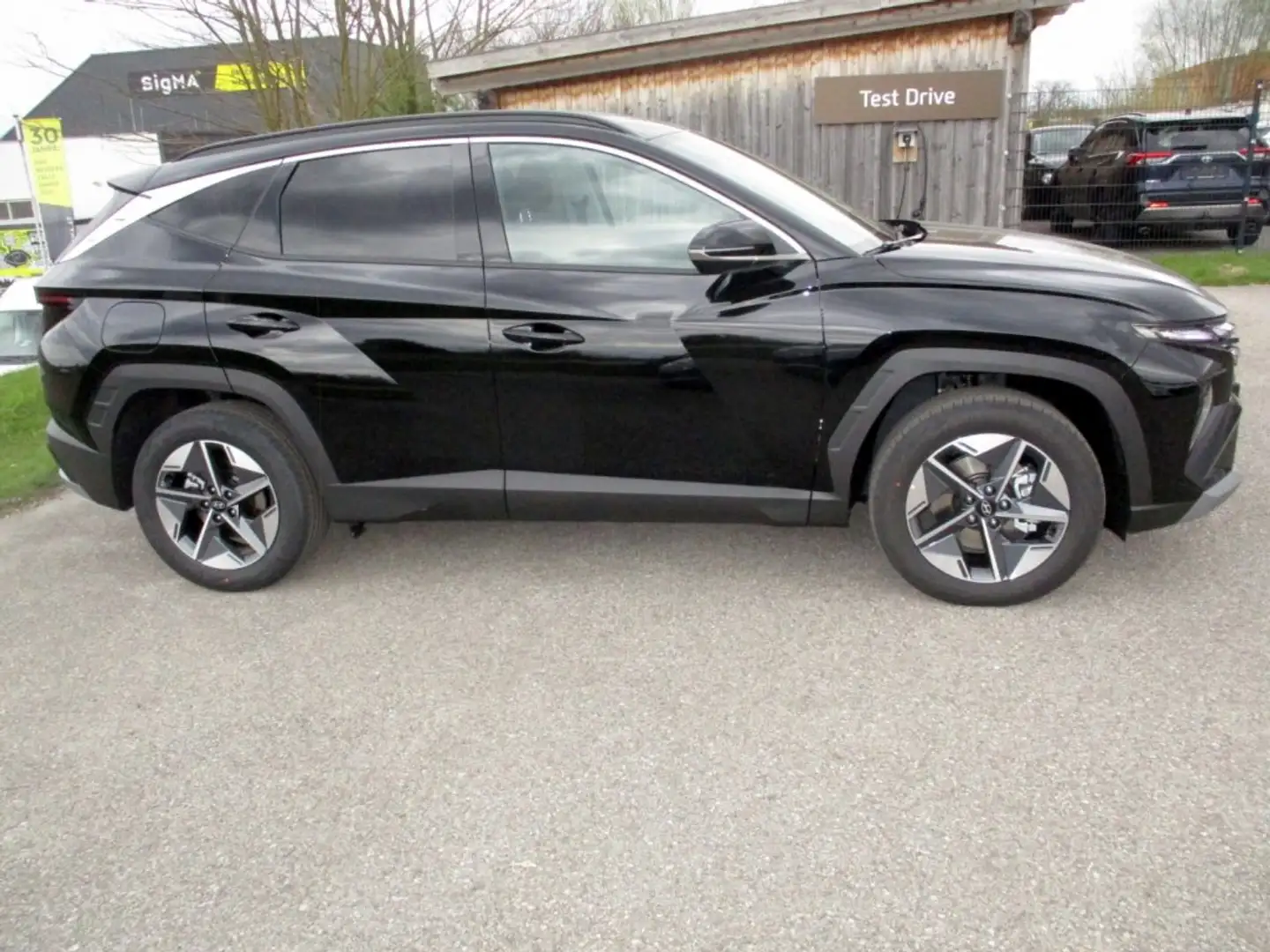 Hyundai TUCSON NX4 GO 1,6 T-GDi PHEV 2WD AT t5pg1 Schwarz - 2