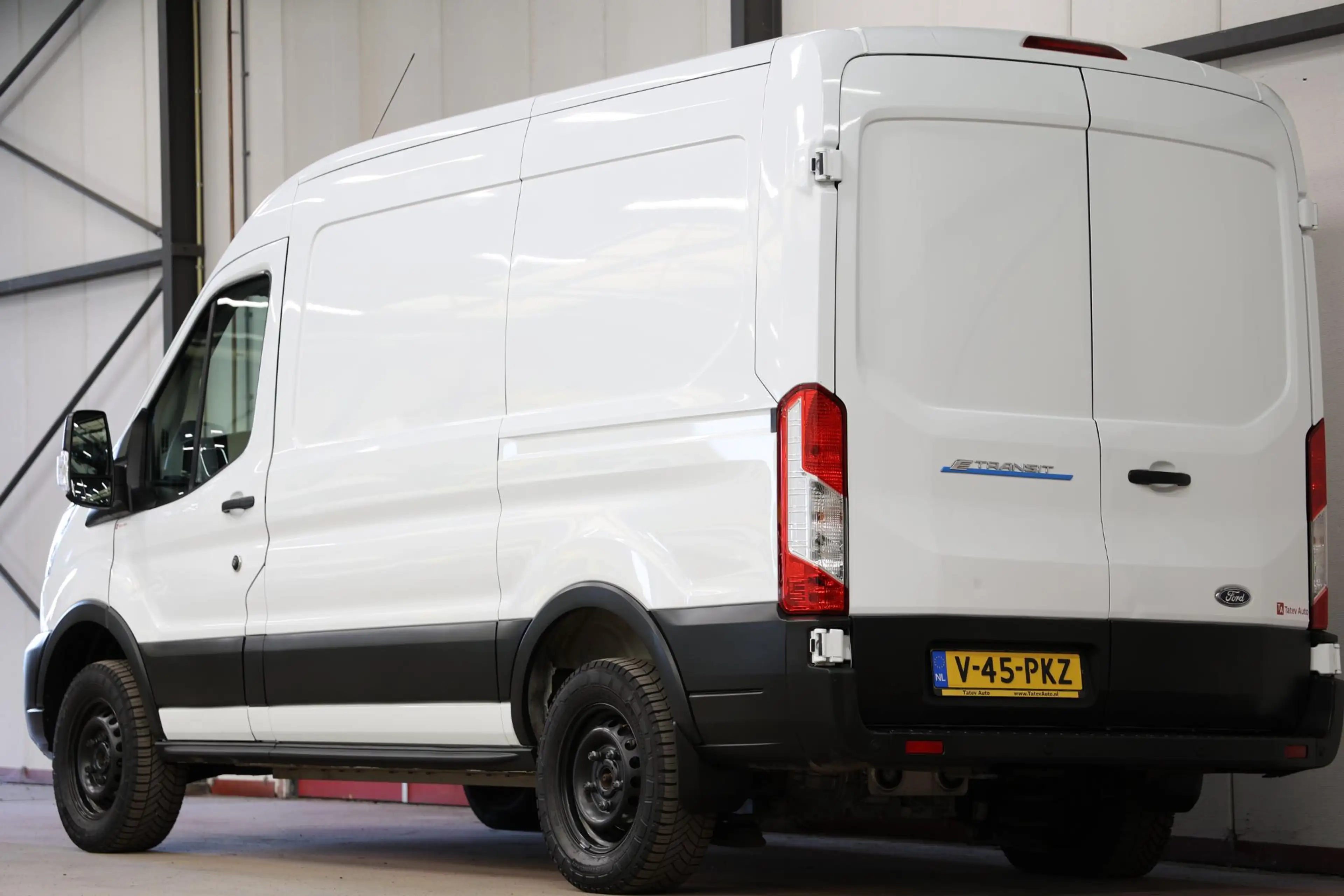 Ford E-Transit 350 L2H2 Trend 68 kWh — photo 4