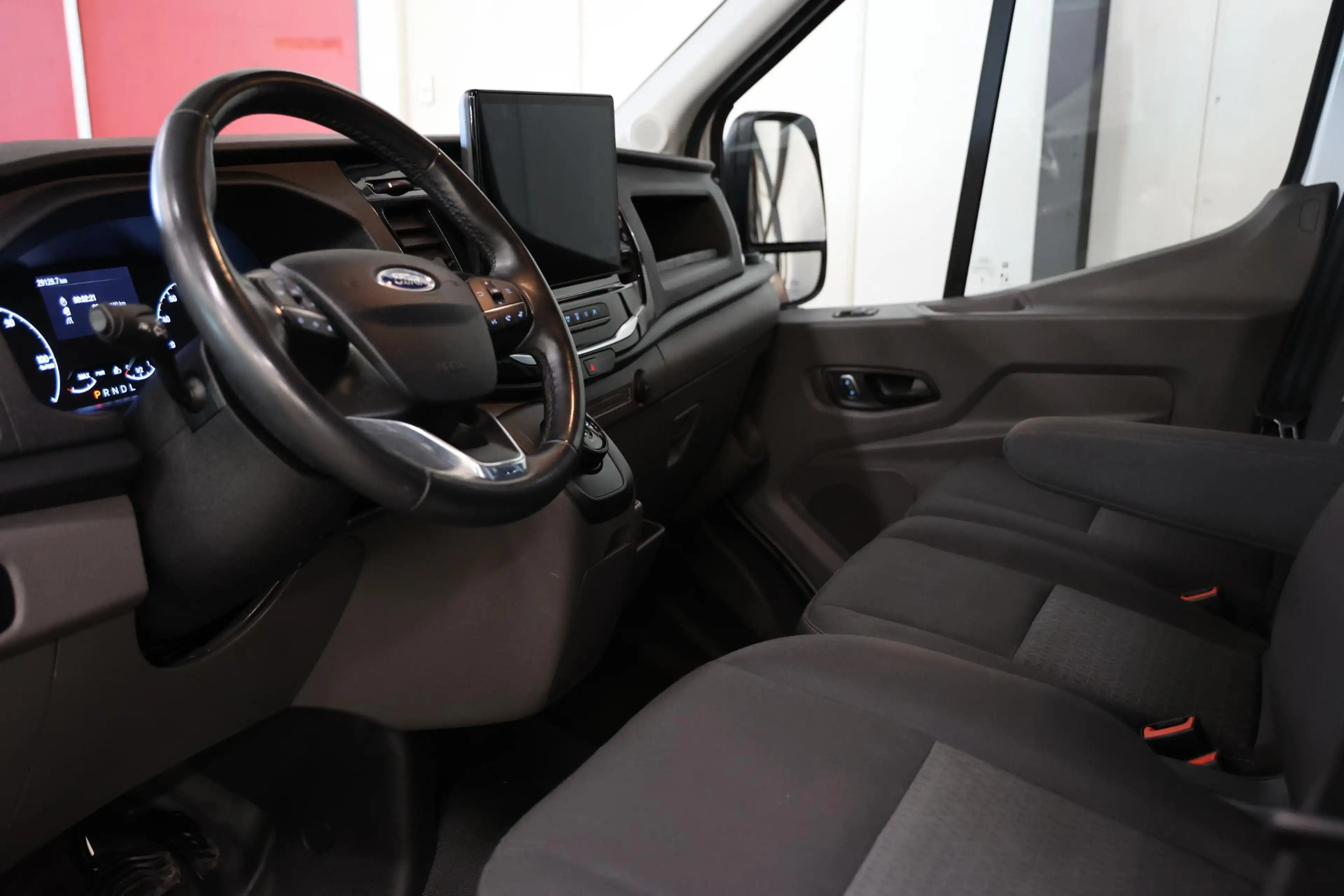 Ford E-Transit 350 L2H2 Trend 68 kWh — photo 12
