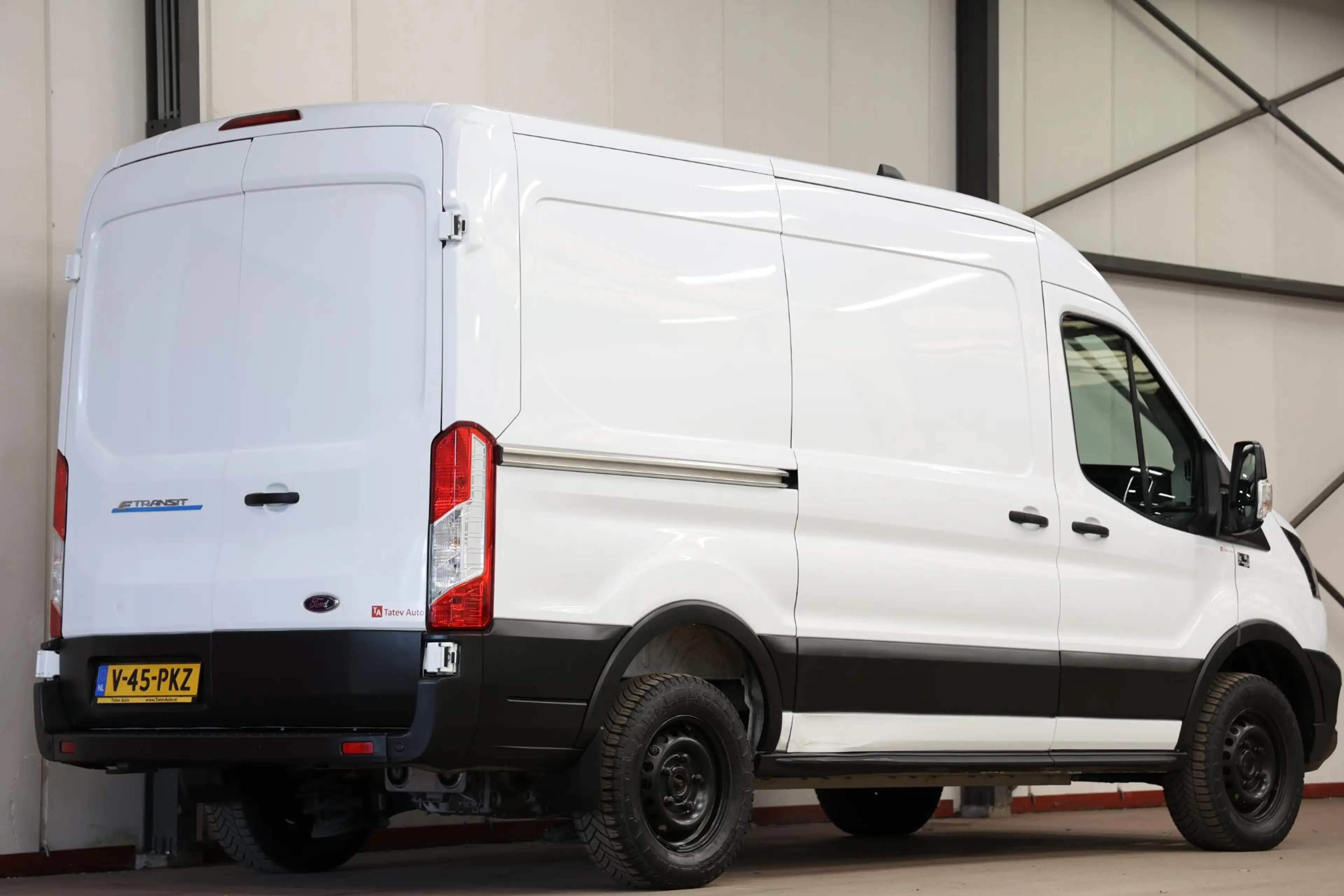 Ford E-Transit 350 L2H2 Trend 68 kWh — photo 2