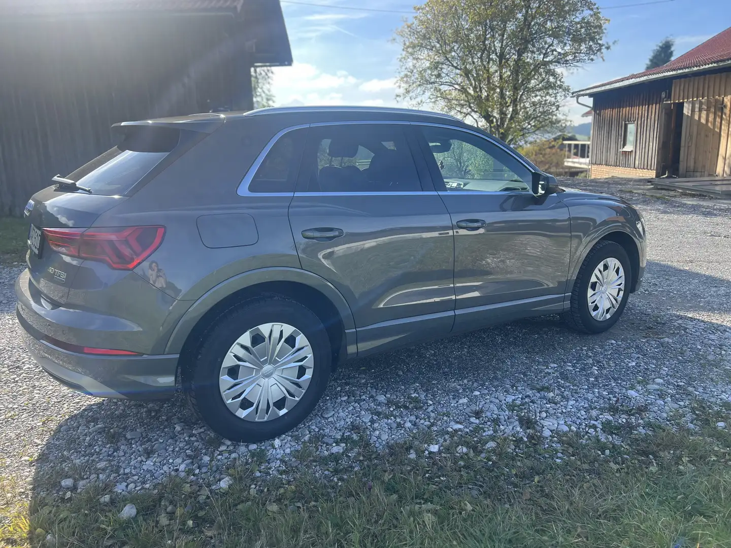 Audi Q3 40 TFSI quattro advanced Grau - 2