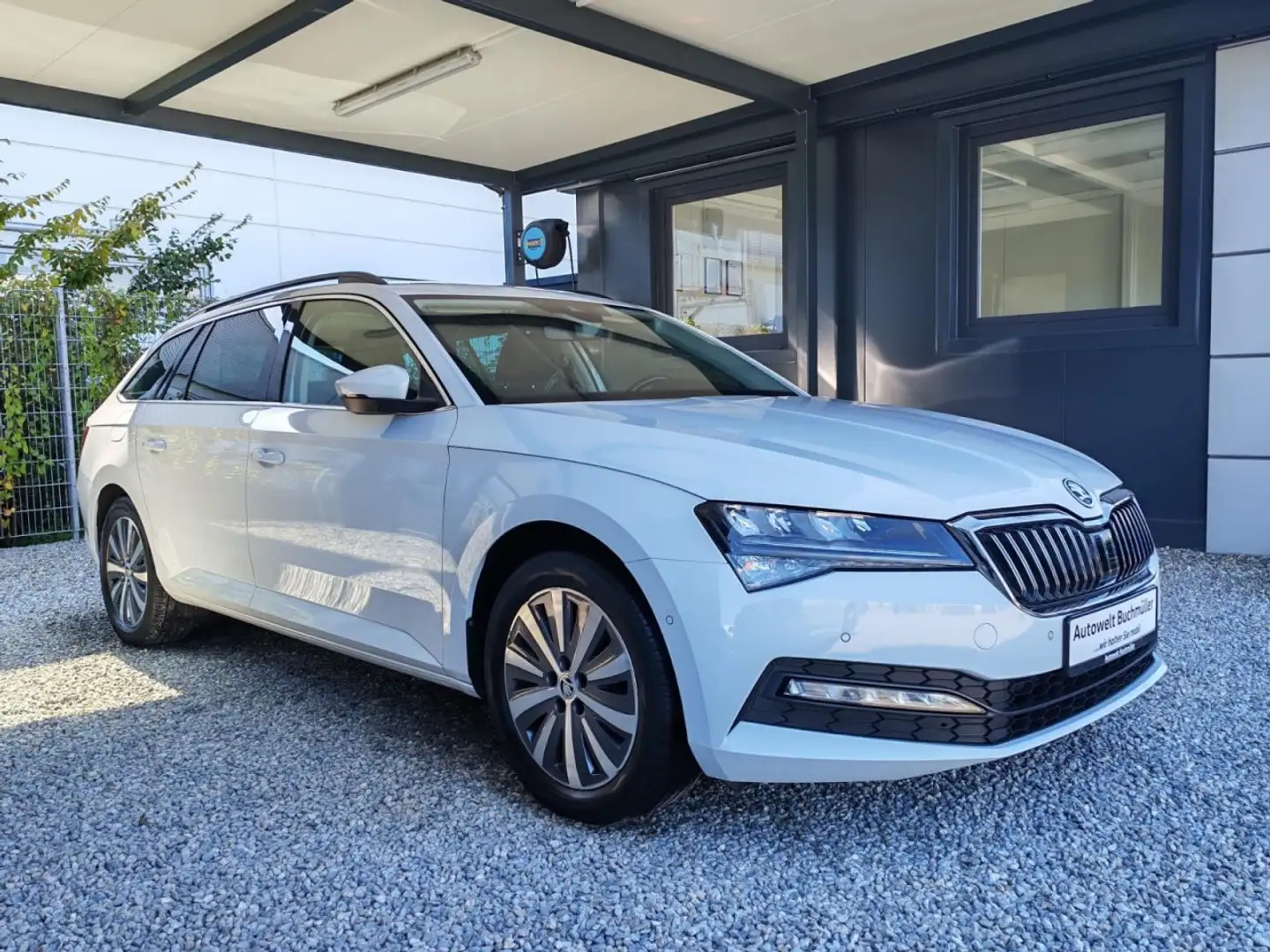 Skoda Superb 2.0 TDI DSG,STANDH,AHK,KAMERA,VIRTUAL,ACC Klima Weiß - 2