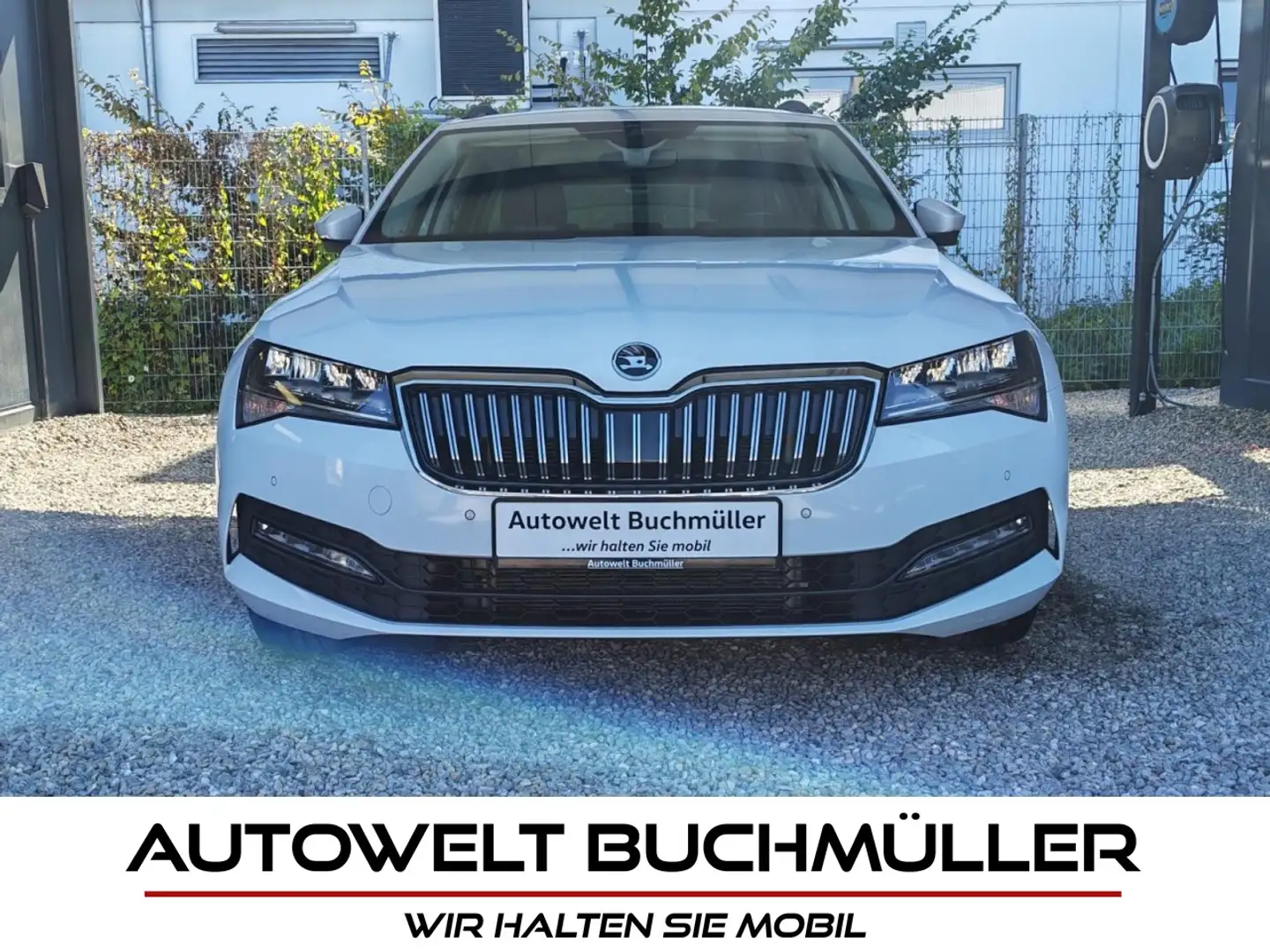 Skoda Superb 2.0 TDI DSG,STANDH,AHK,KAMERA,VIRTUAL,ACC Klima Weiß - 1