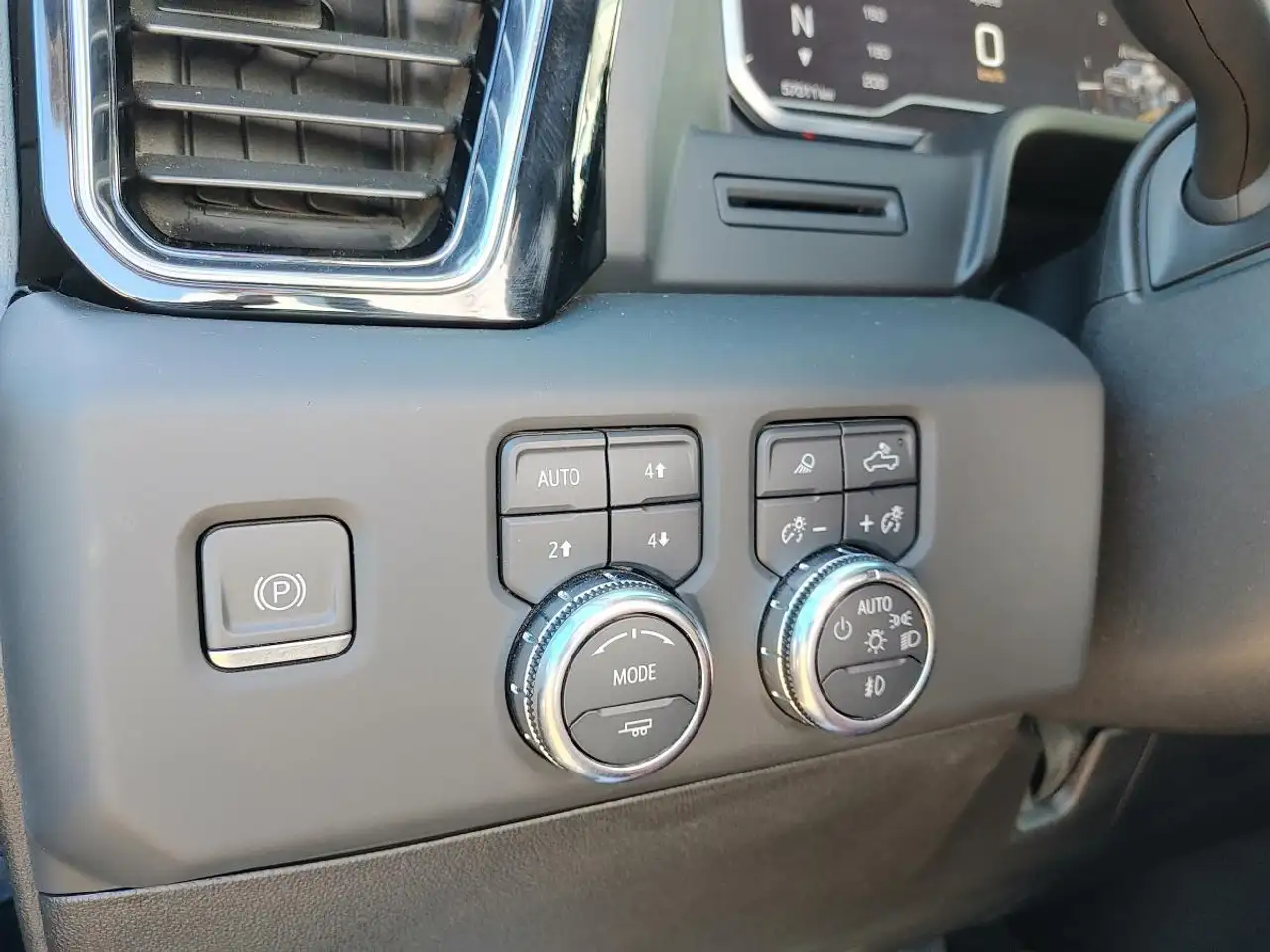 GMC Sierra 3500 снимка GMC Sierra 3500