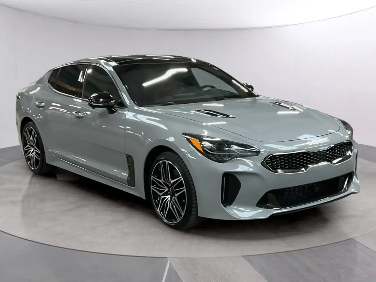 Kia Stinger снимка Kia Stinger