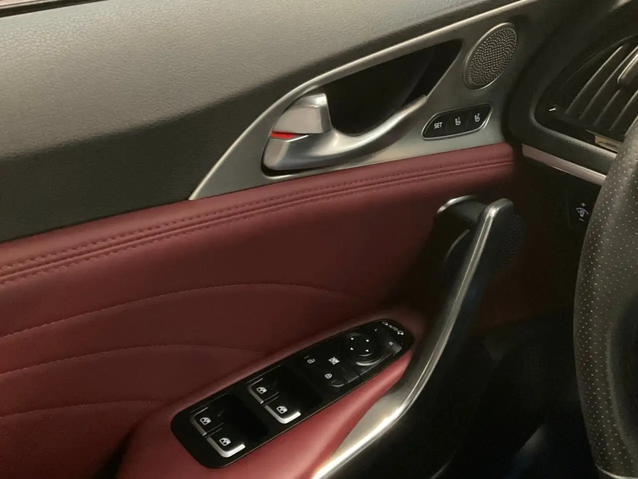 Kia Stinger снимка Kia Stinger