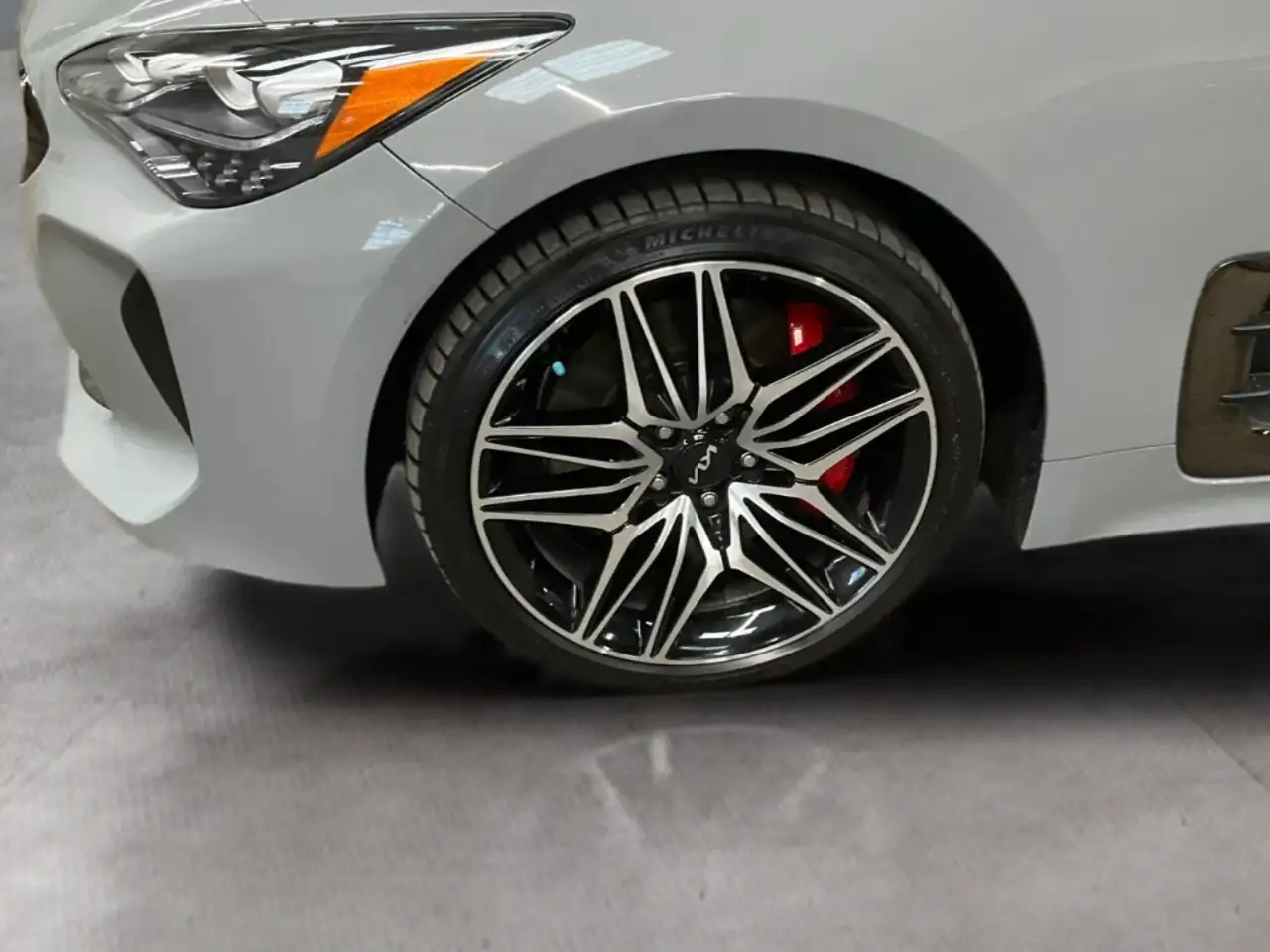 Kia Stinger снимка Kia Stinger