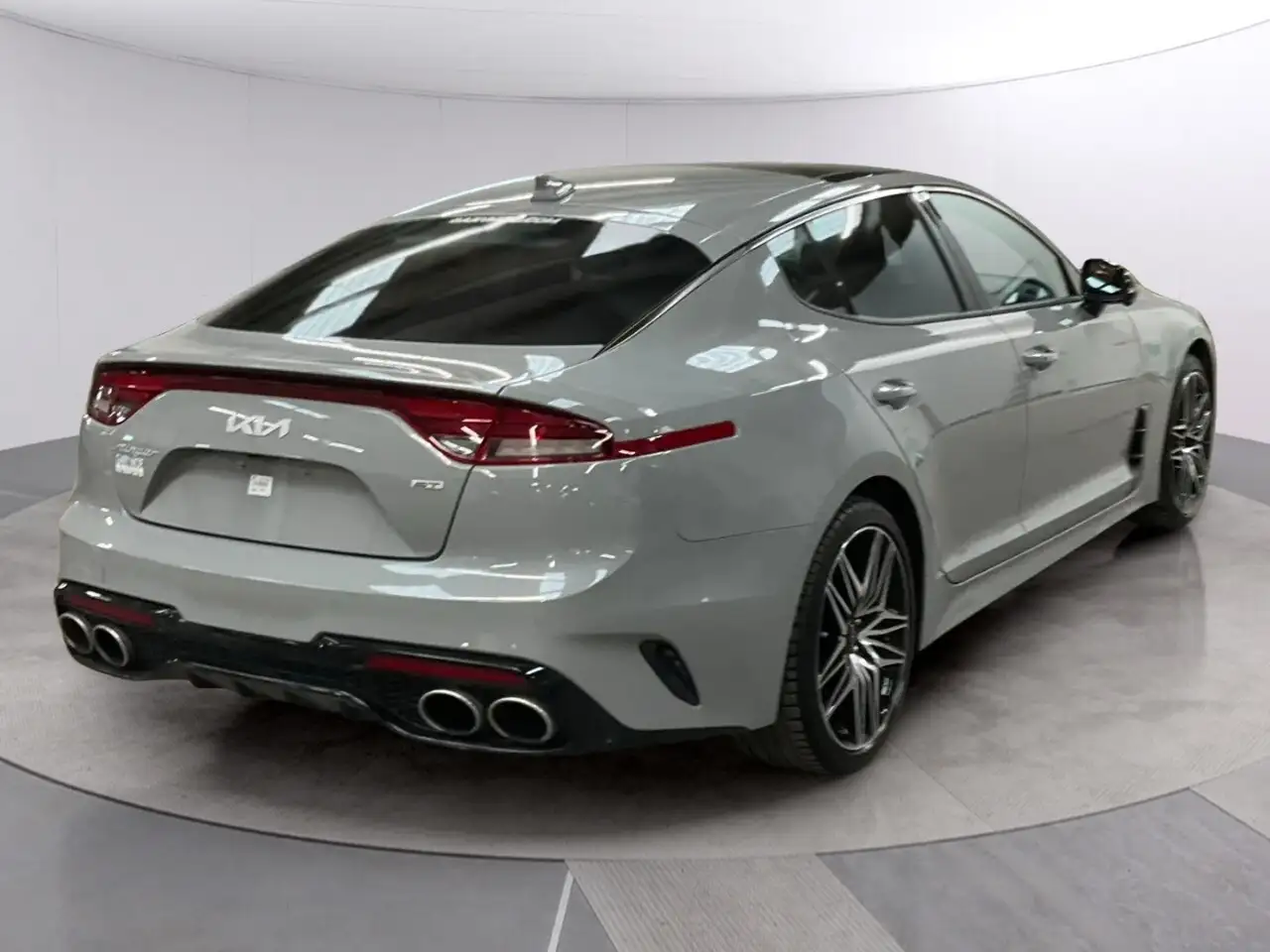Kia Stinger снимка Kia Stinger