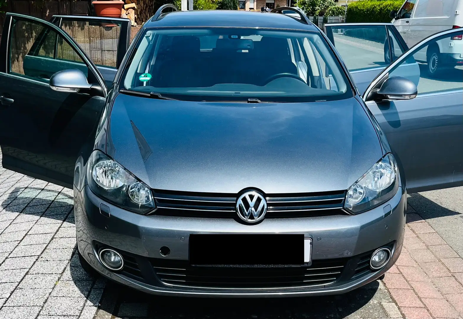 Volkswagen Golf Variant 1.2 TSI Comfortline 77kW mit Rückfahrkamera Grau - 1