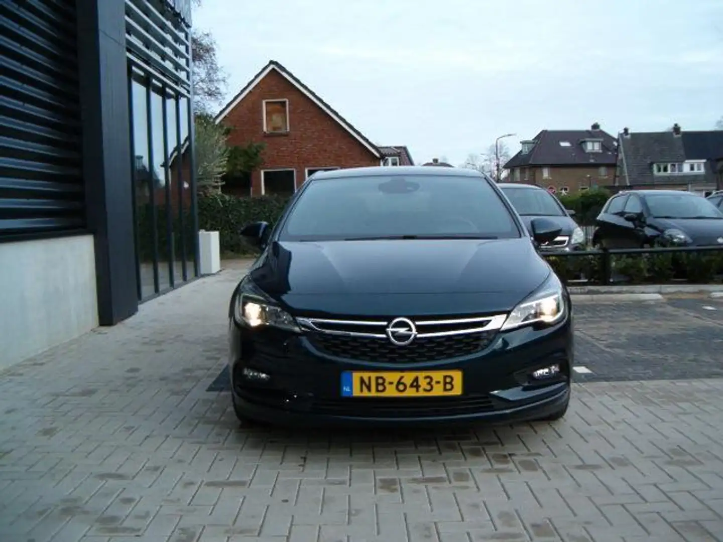 Opel Astra 1.4 Business+ Climate-control Groen - 2