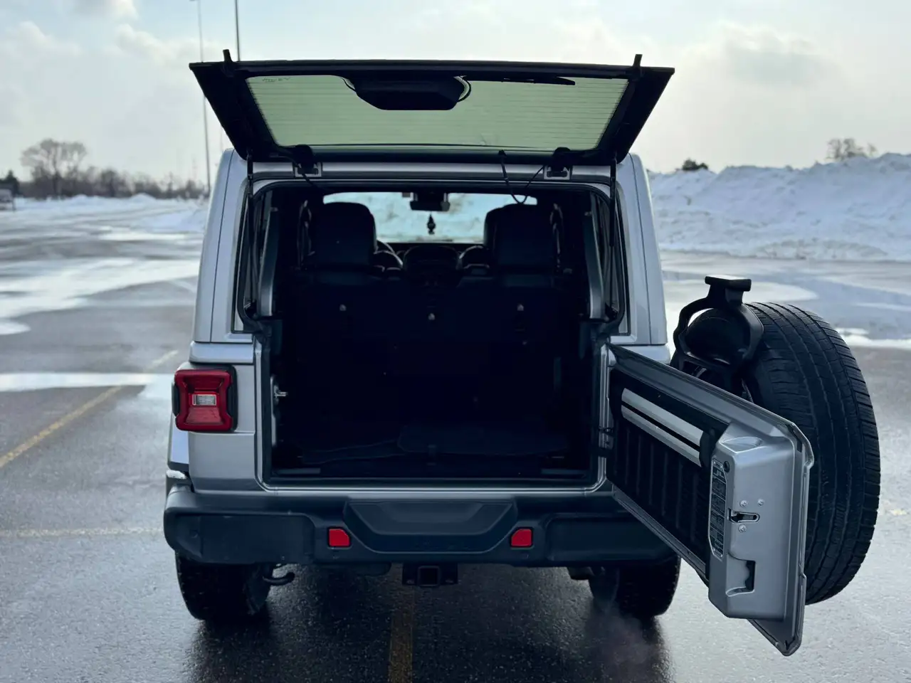 Jeep Wrangler снимка Jeep Wrangler
