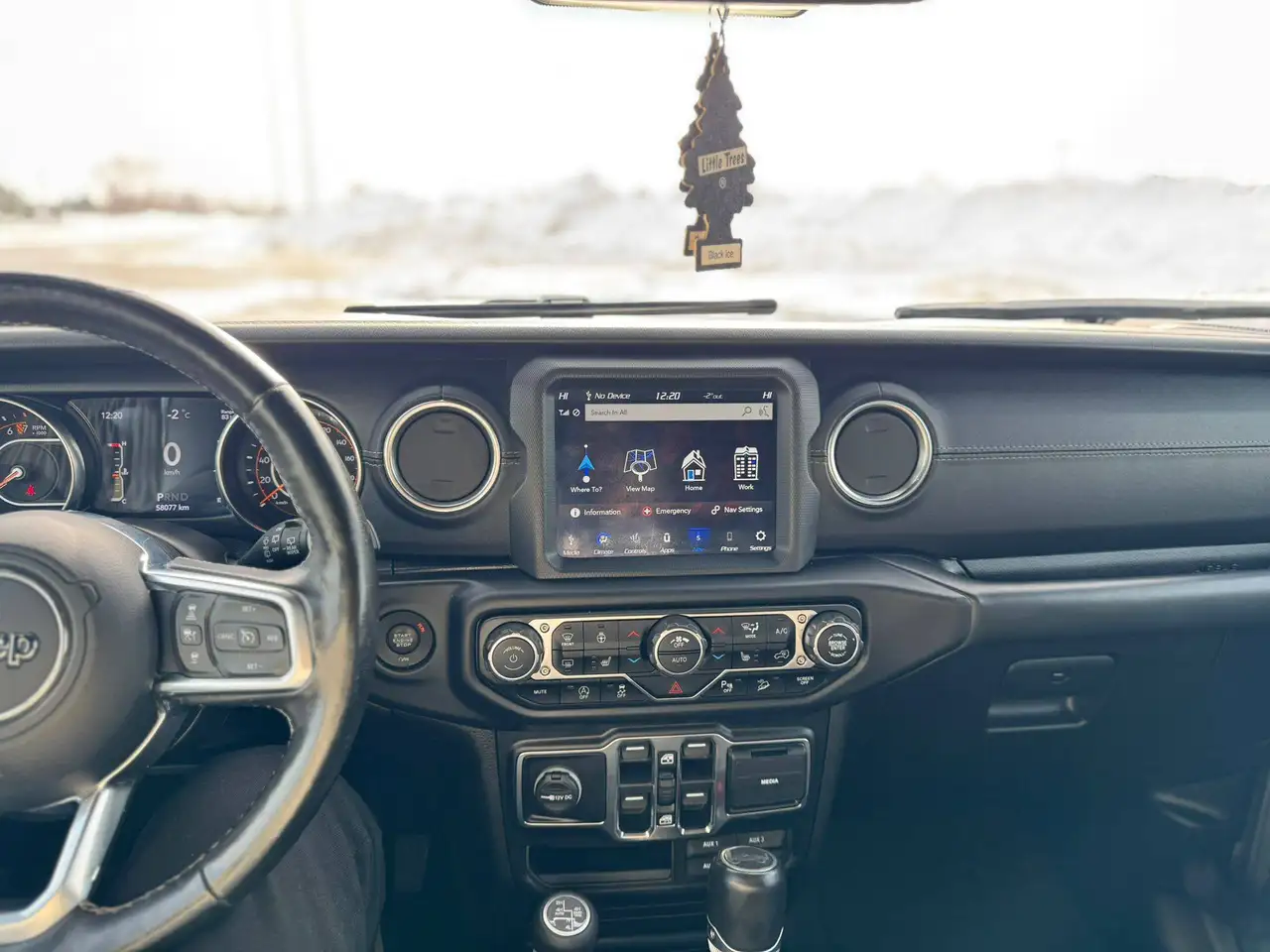 Jeep Wrangler снимка Jeep Wrangler