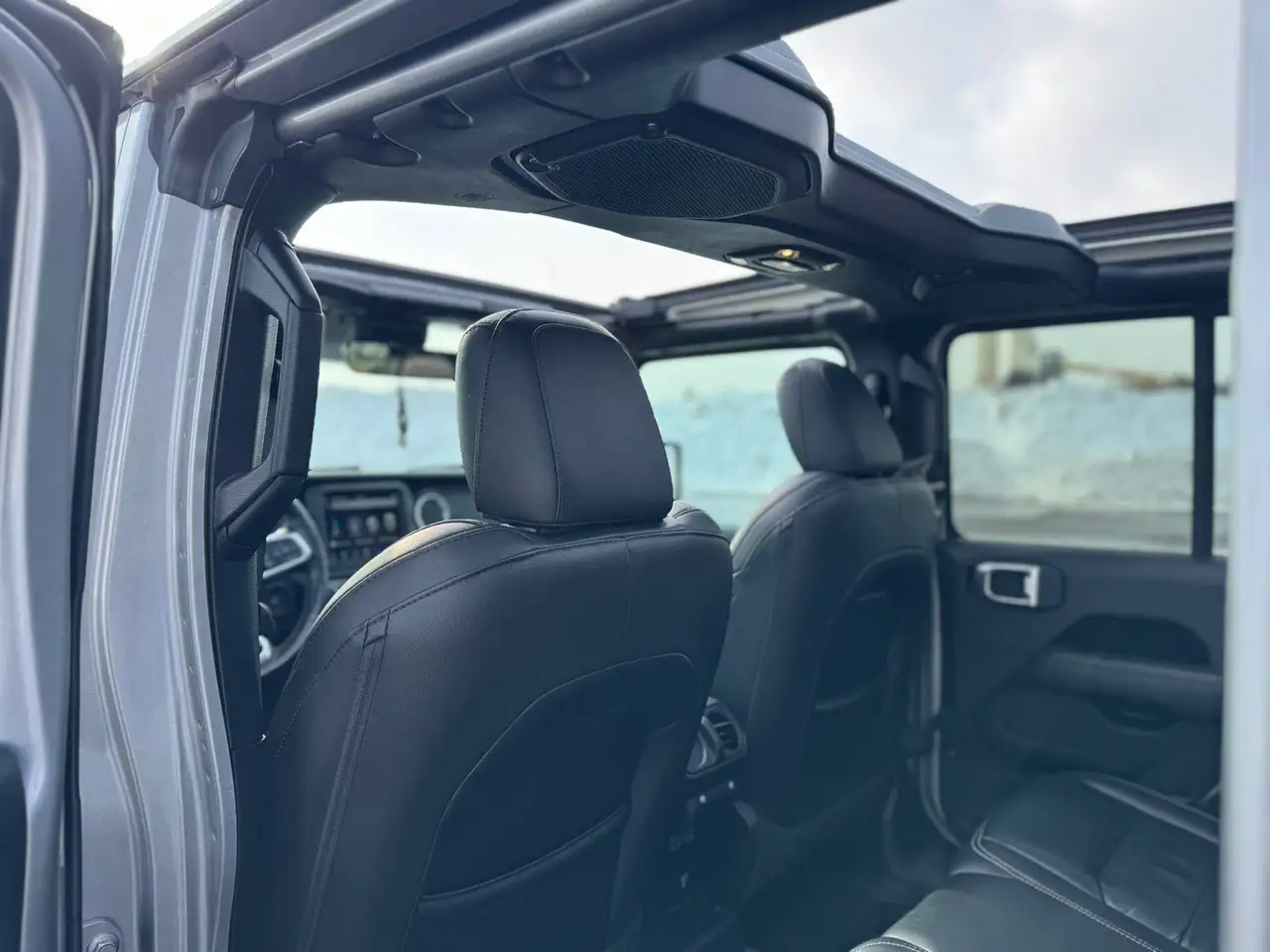 Jeep Wrangler снимка Jeep Wrangler