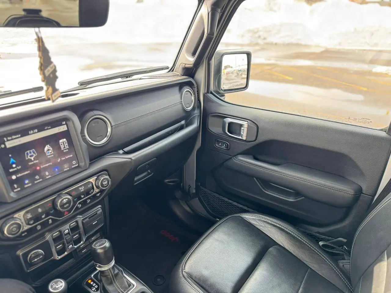 Jeep Wrangler снимка Jeep Wrangler