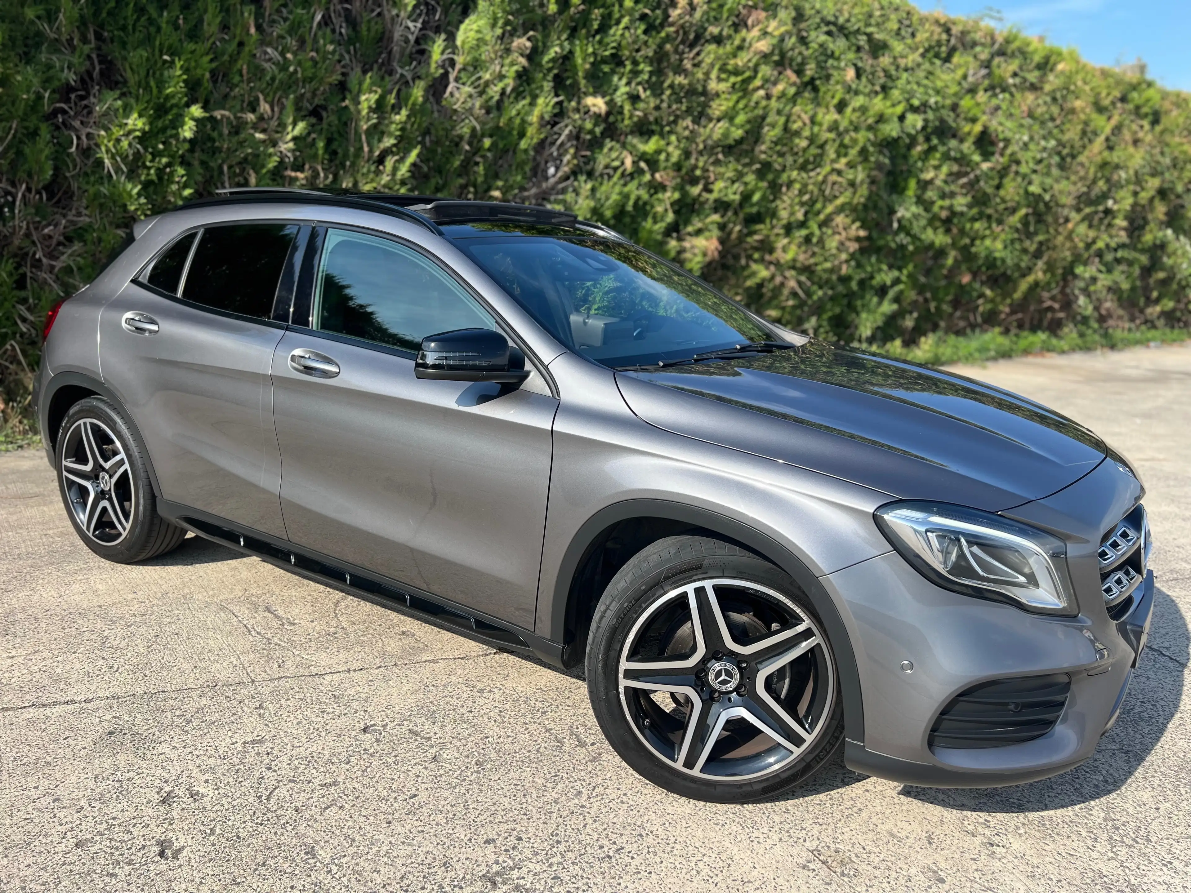 Mercedes-Benz GLA 180 GLA 180 Business Solution AMG (EU6.2) — photo 2