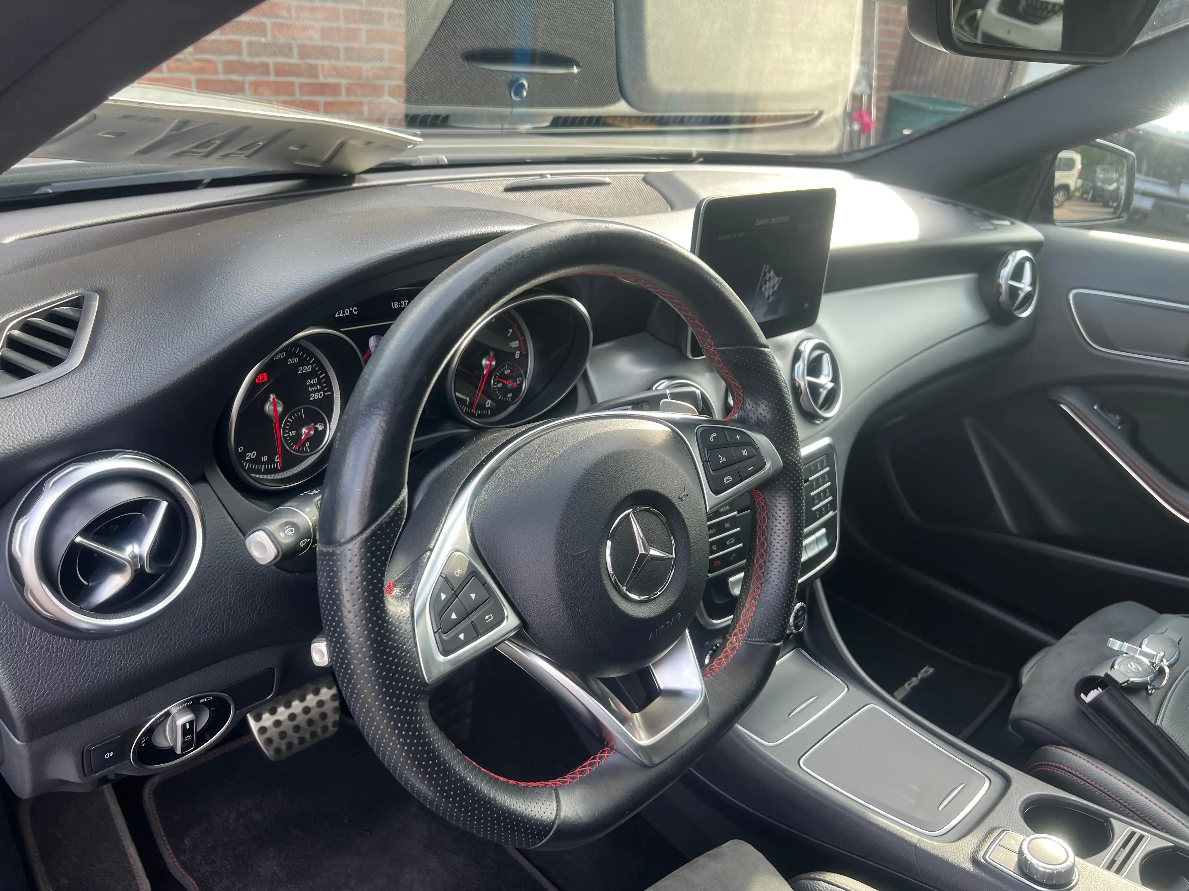 Mercedes-Benz GLA 180 GLA 180 Business Solution AMG (EU6.2) — photo 11