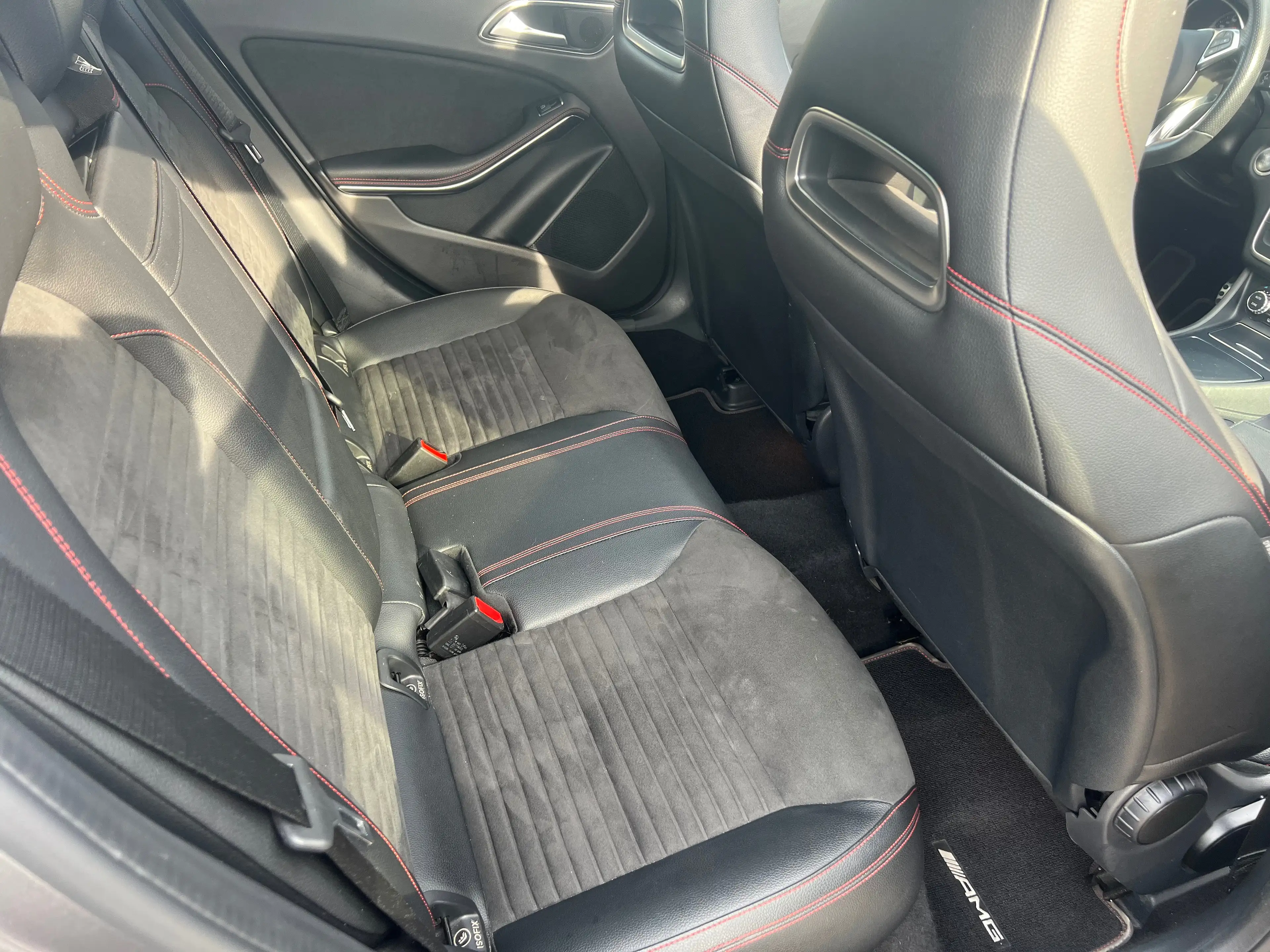 Mercedes-Benz GLA 180 GLA 180 Business Solution AMG (EU6.2) — photo 8