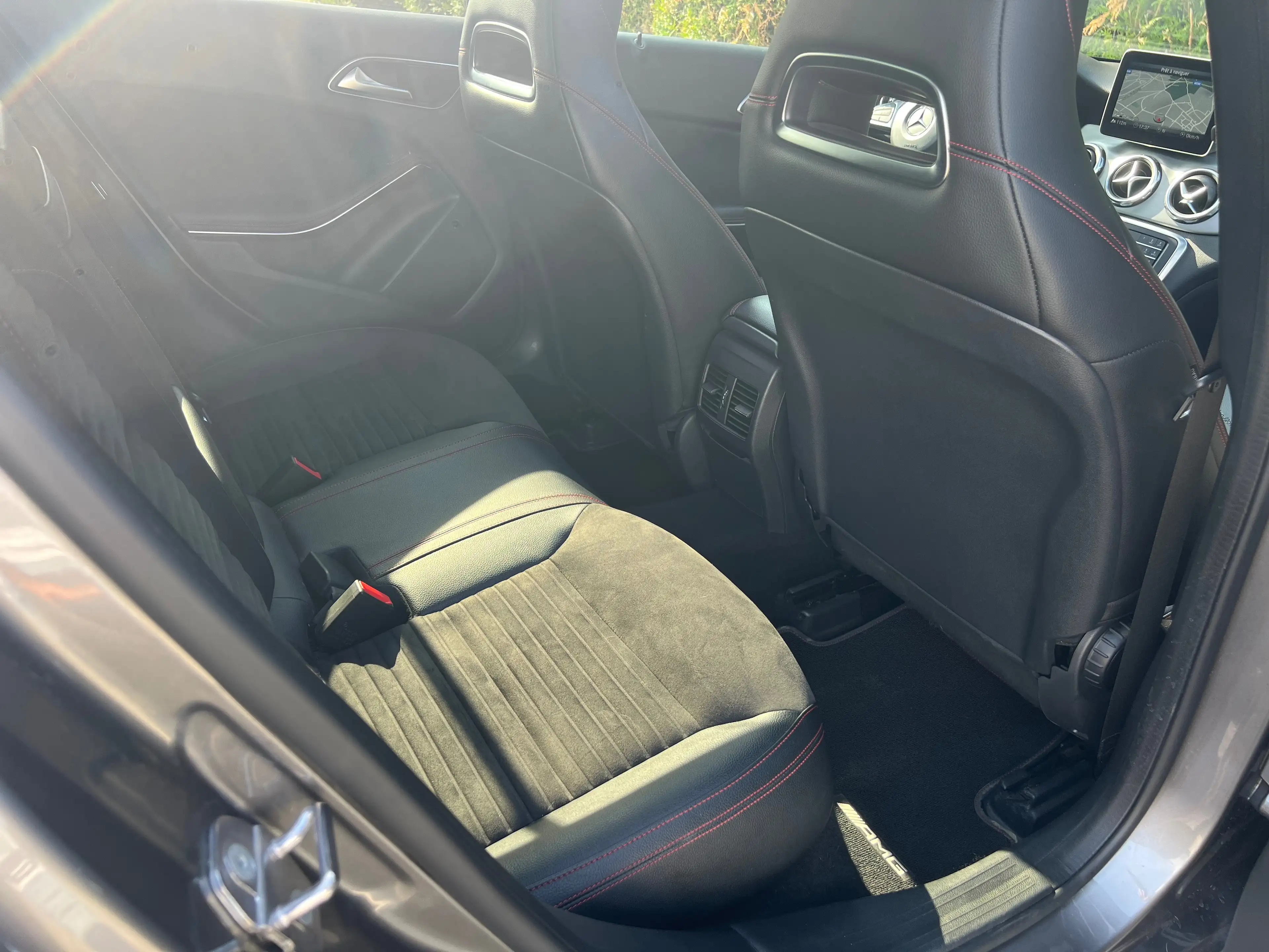 Mercedes-Benz GLA 180 GLA 180 Business Solution AMG (EU6.2) — photo 6
