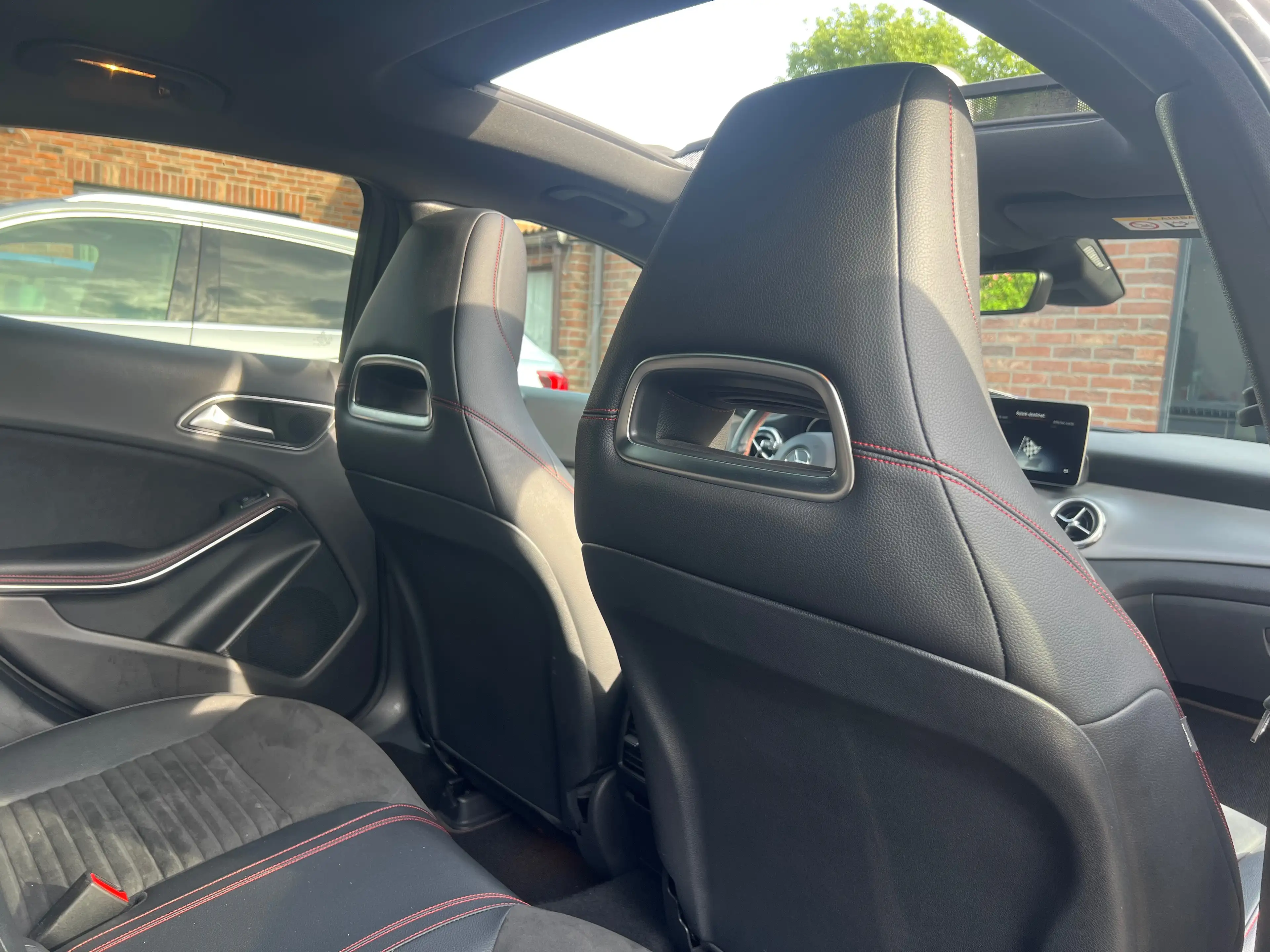 Mercedes-Benz GLA 180 GLA 180 Business Solution AMG (EU6.2) — photo 9