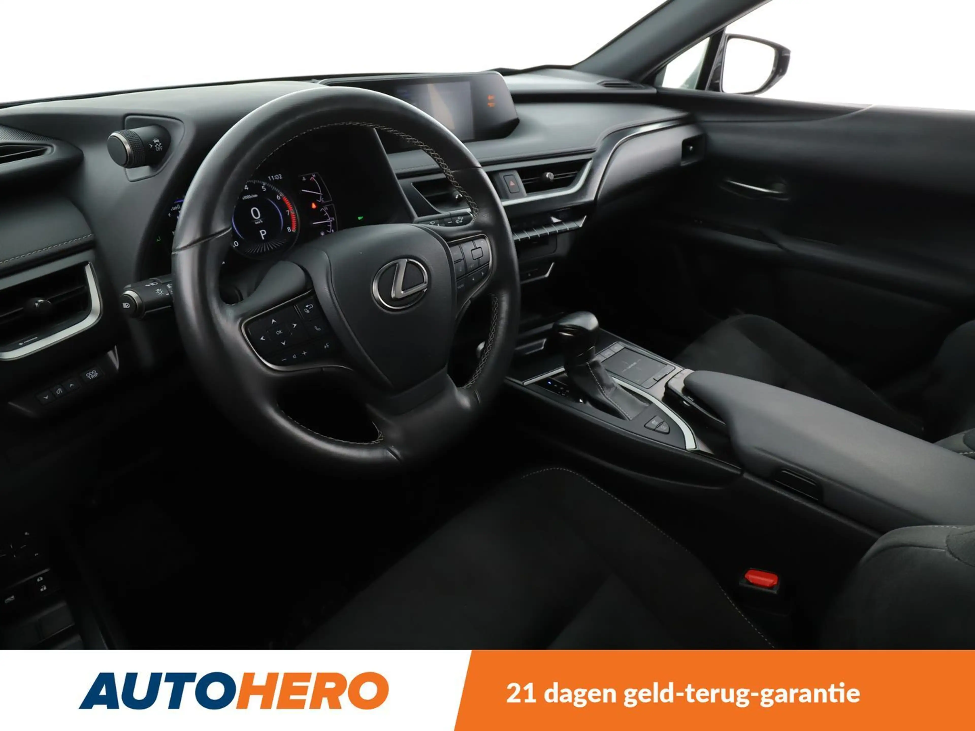 Lexus UX 250h UX 250h Amazing Edition — photo 11
