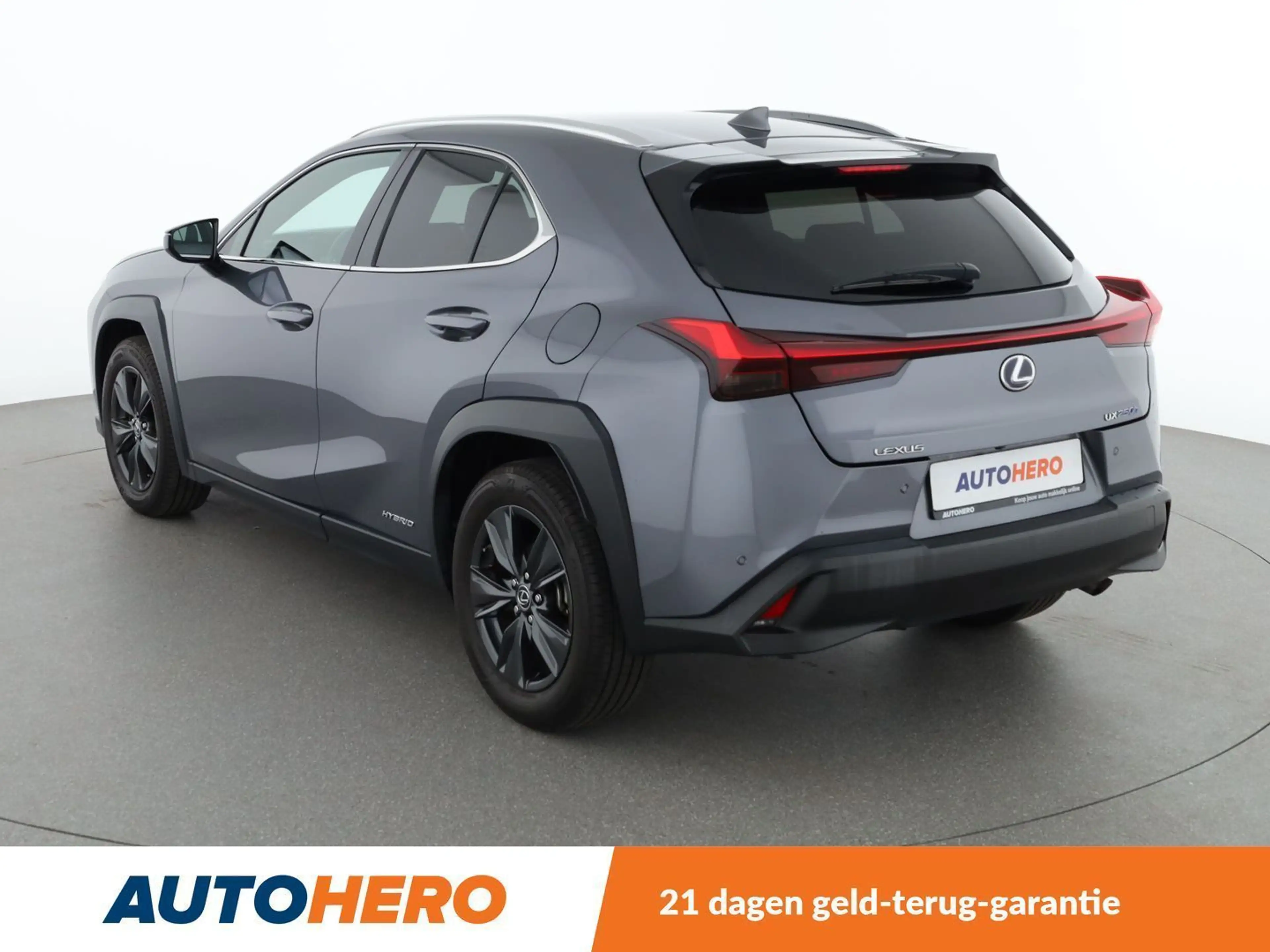 Lexus UX 250h UX 250h Amazing Edition — photo 4