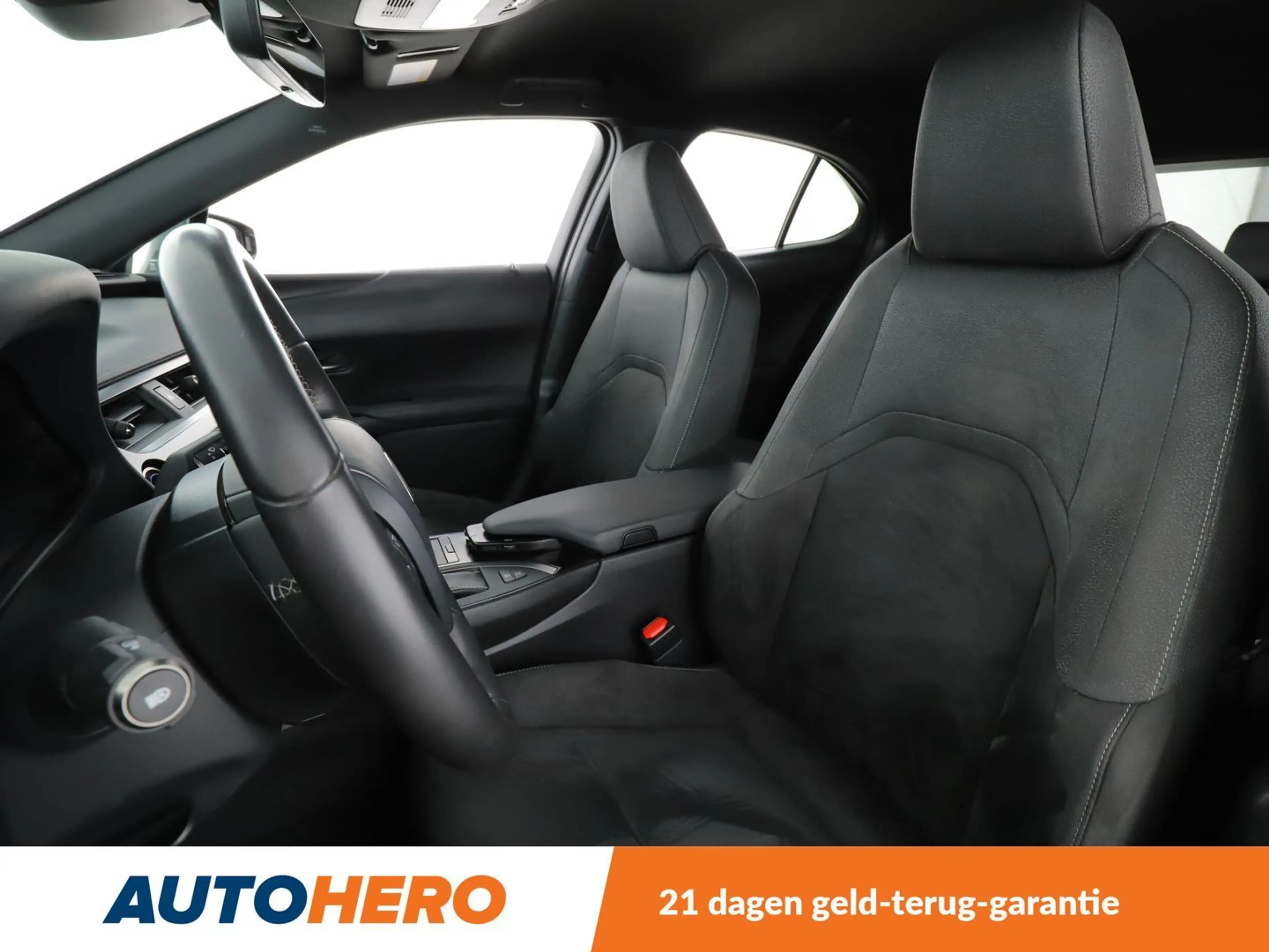 Lexus UX 250h UX 250h Amazing Edition — photo 10