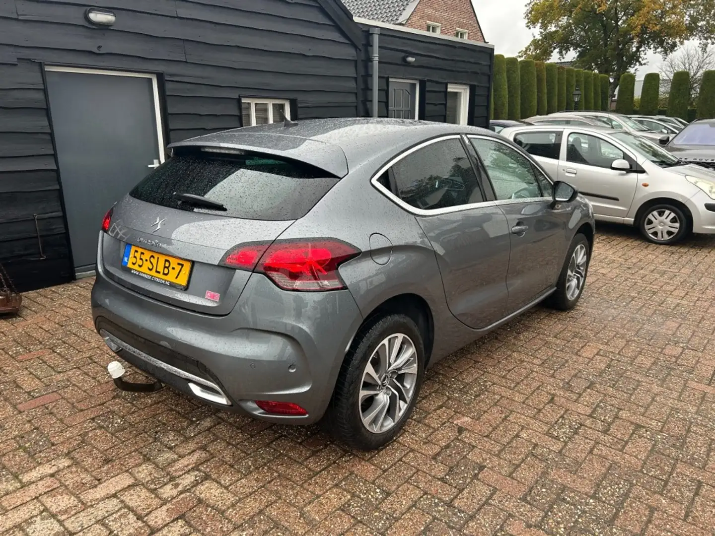Citroen DS4 1.6 VTi So Chic Grijs - 2