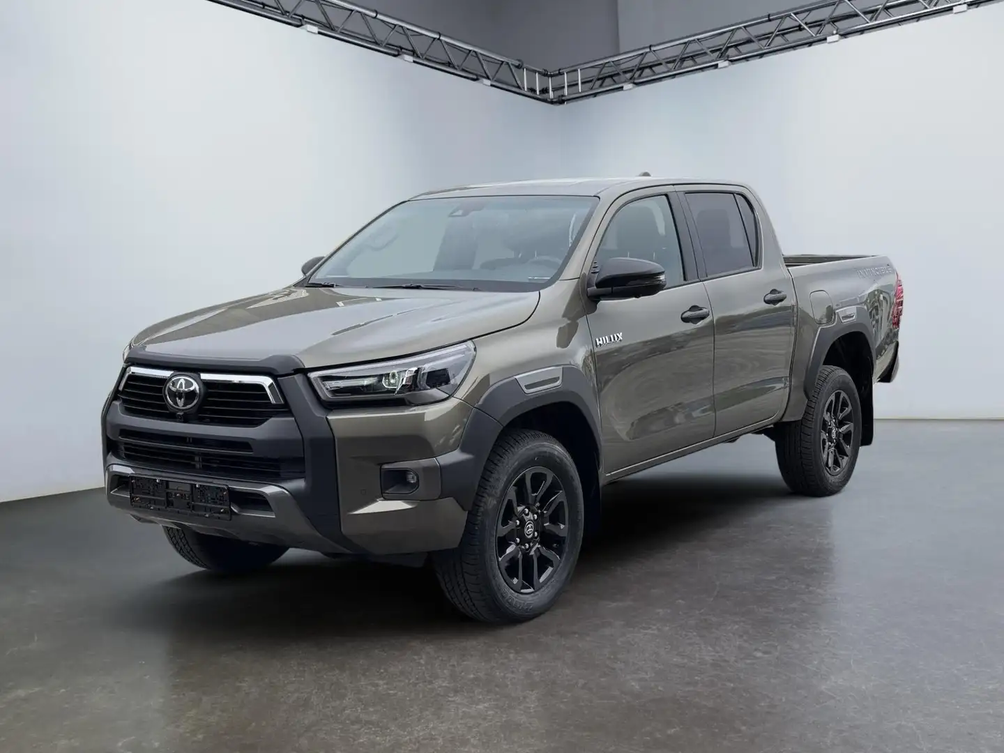 Toyota Hilux INVINCIBLE Double Cab 2.8 D-4D 4x4 Leder 360° J... Bronze - 1