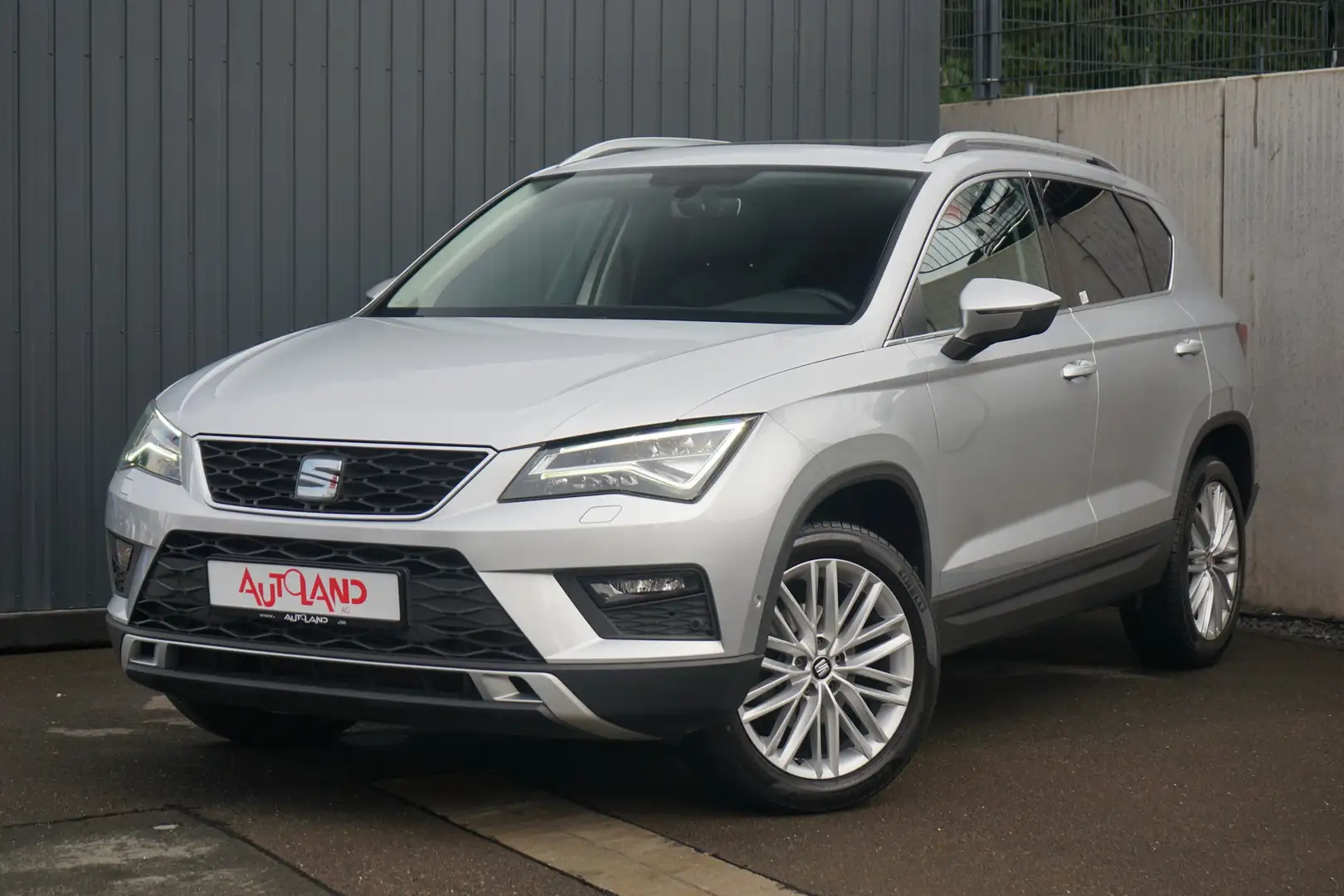 SEAT Ateca 1.6 TDI Klimaaut. LED Navi Virtual Cockpit Zilver - 2