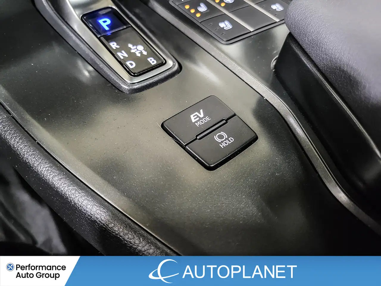 Lexus UX снимка Lexus UX