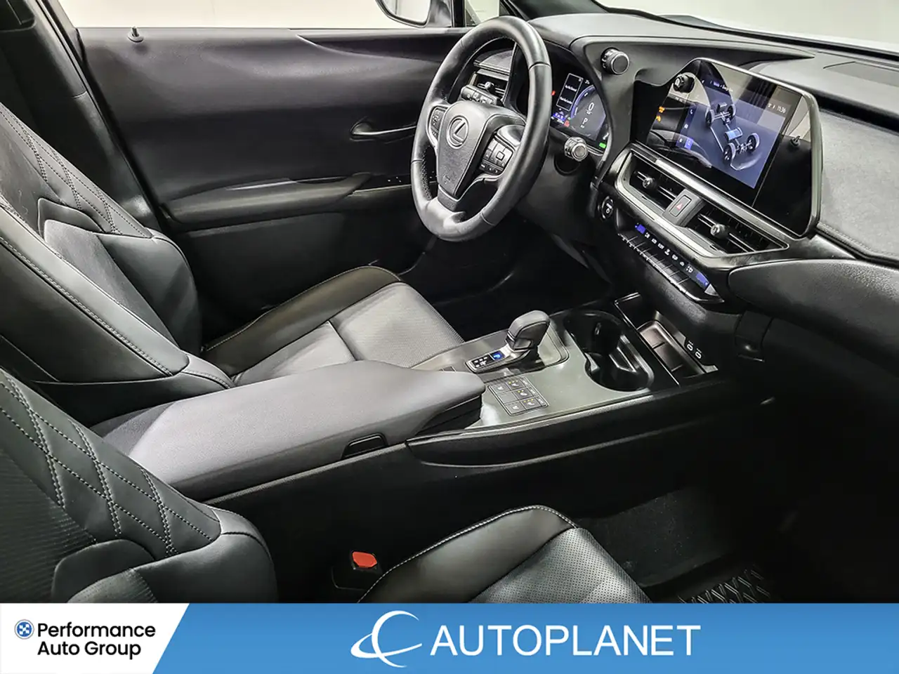 Lexus UX снимка Lexus UX
