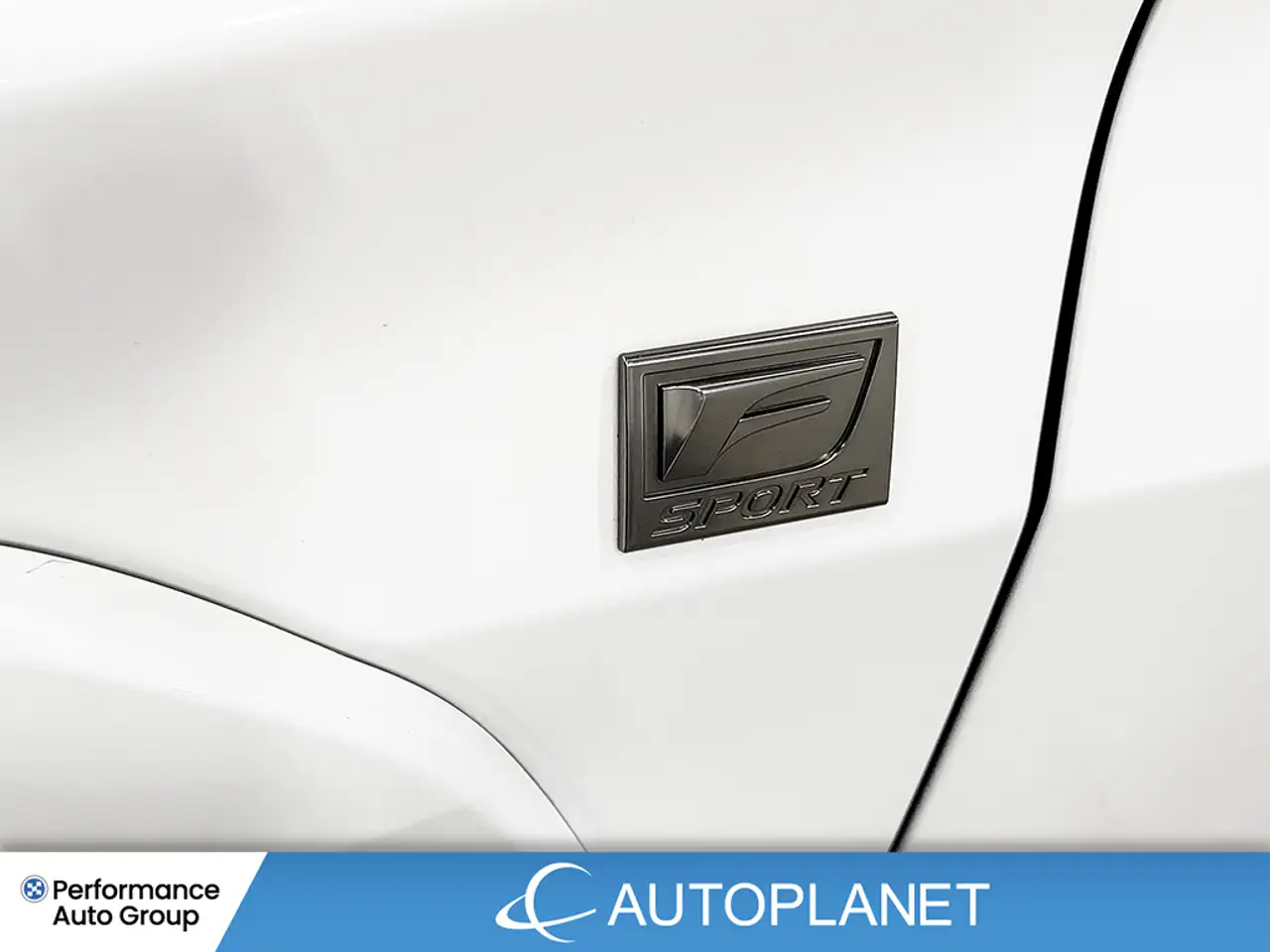Lexus UX снимка Lexus UX
