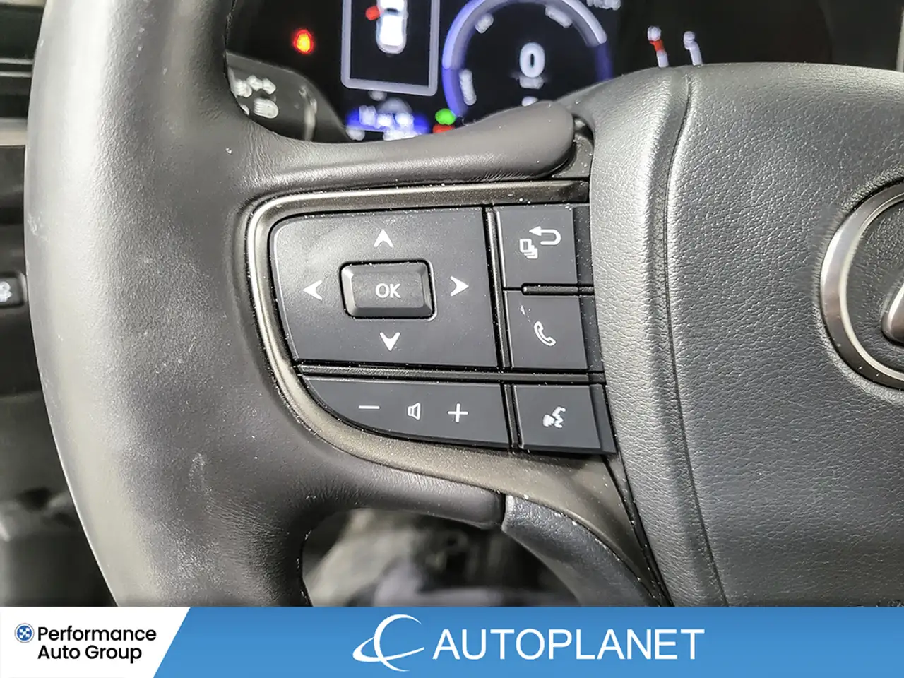 Lexus UX снимка Lexus UX