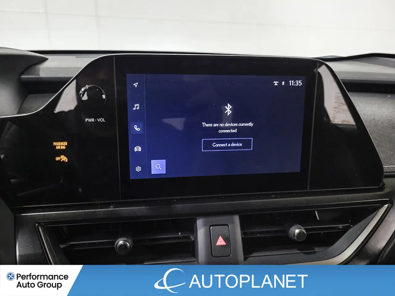 Lexus UX снимка Lexus UX