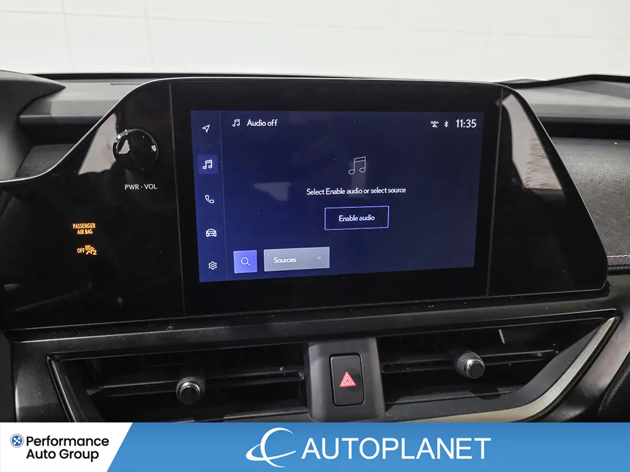 Lexus UX снимка Lexus UX