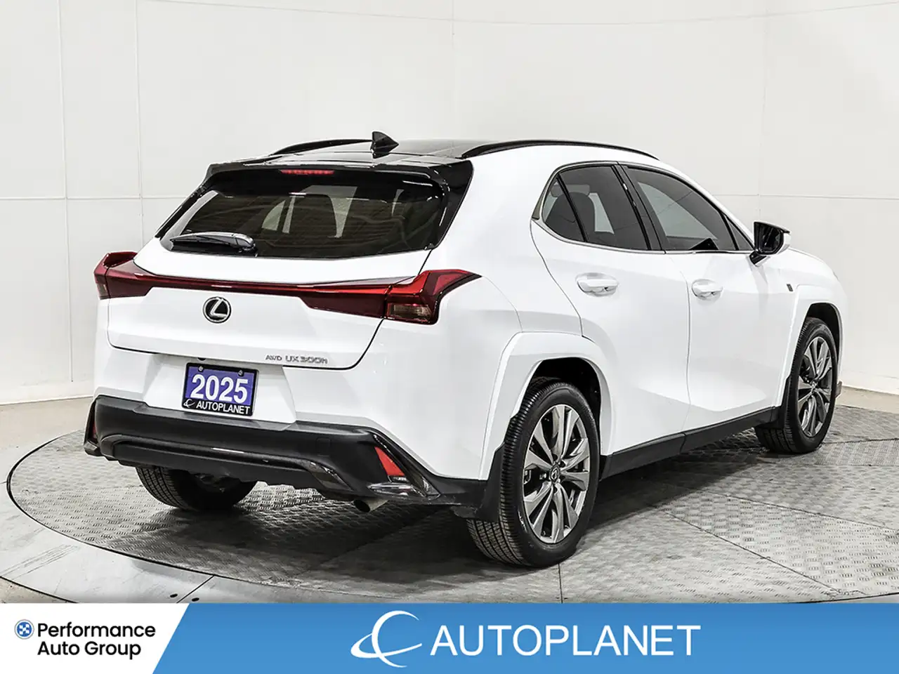 Lexus UX снимка Lexus UX