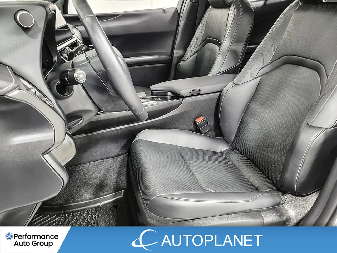 Lexus UX снимка Lexus UX