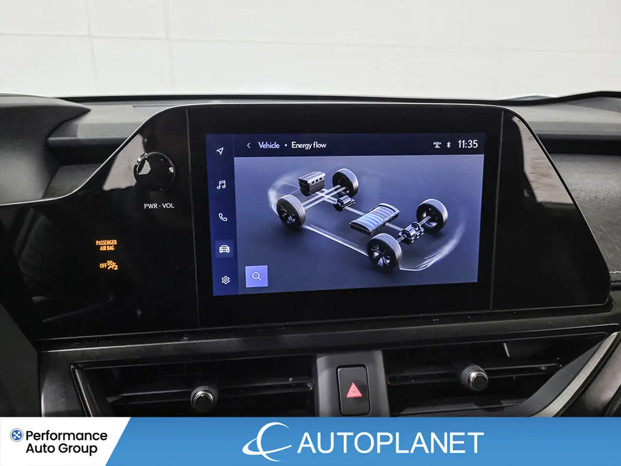 Lexus UX снимка Lexus UX