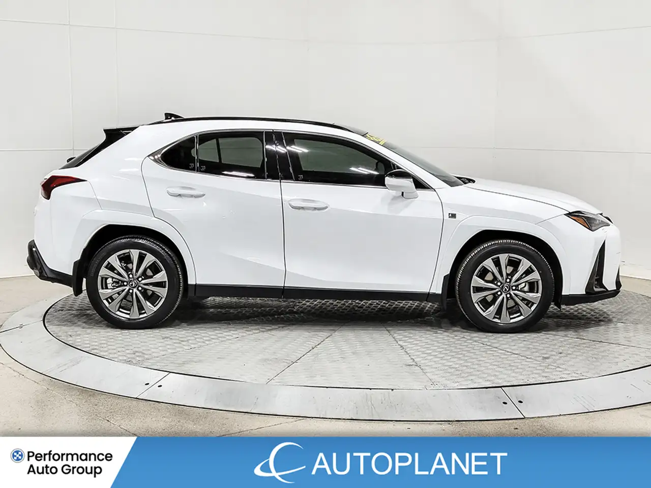 Lexus UX снимка Lexus UX