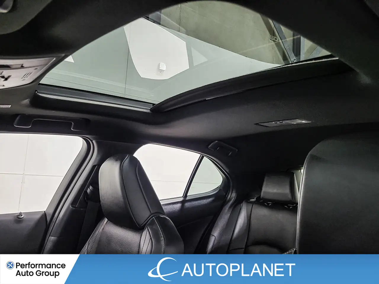 Lexus UX снимка Lexus UX