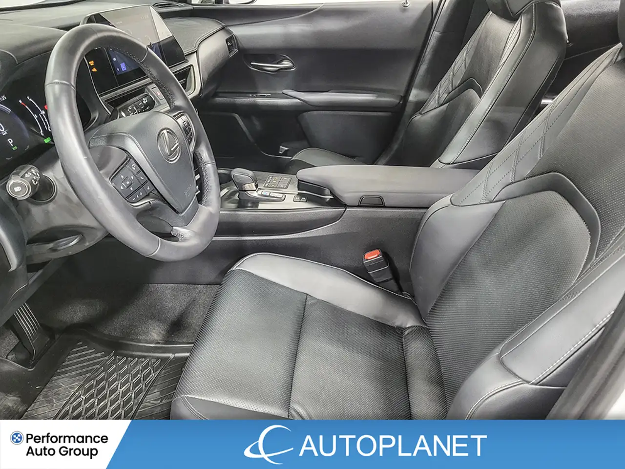 Lexus UX снимка Lexus UX