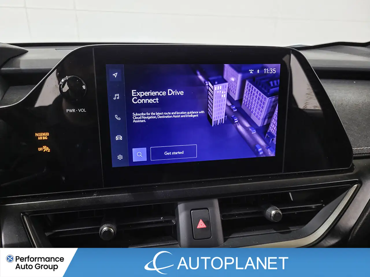 Lexus UX снимка Lexus UX